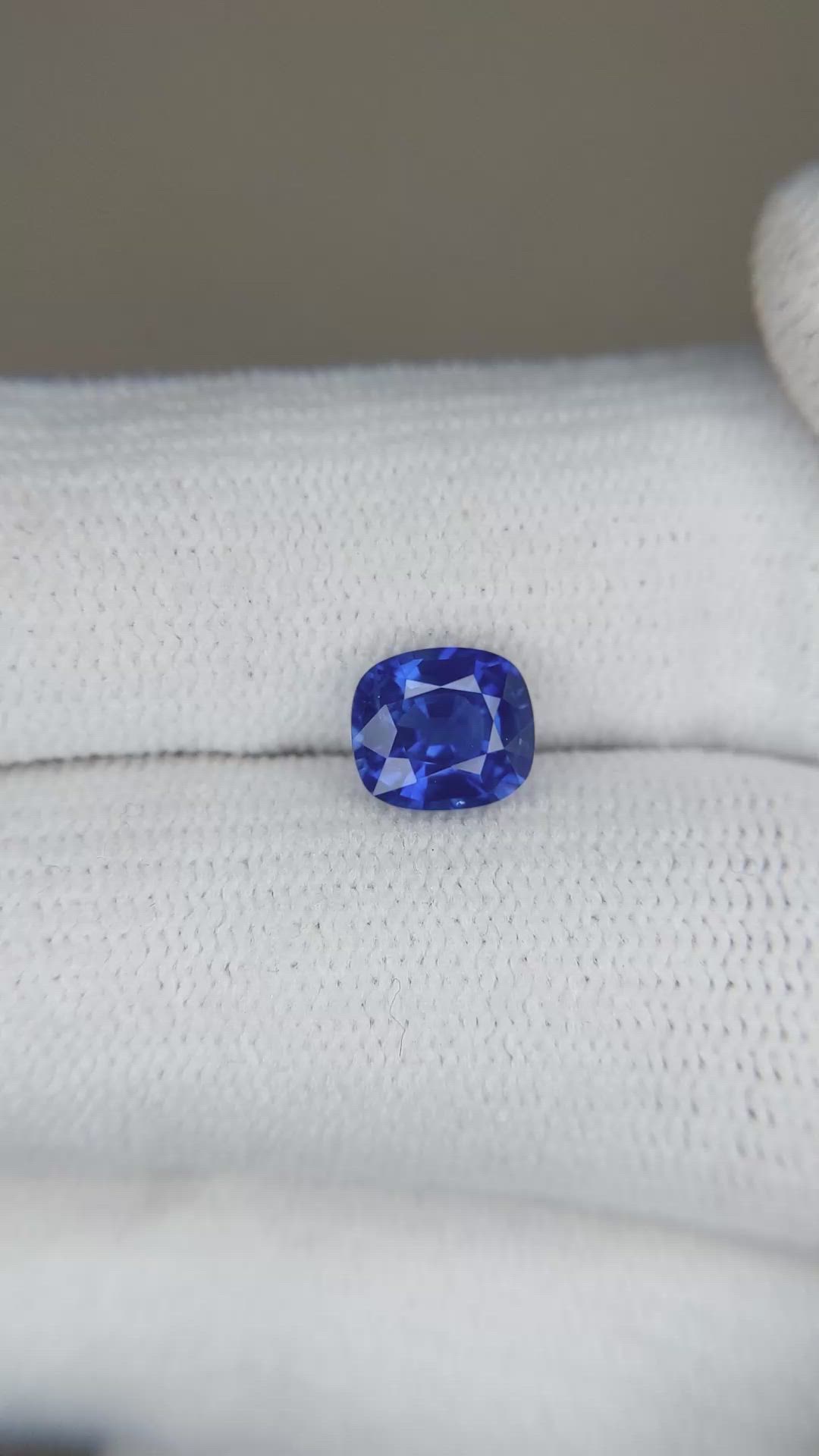 1.33 Ct. Blue Sapphire from Ceylon (Sri Lanka) Size Video