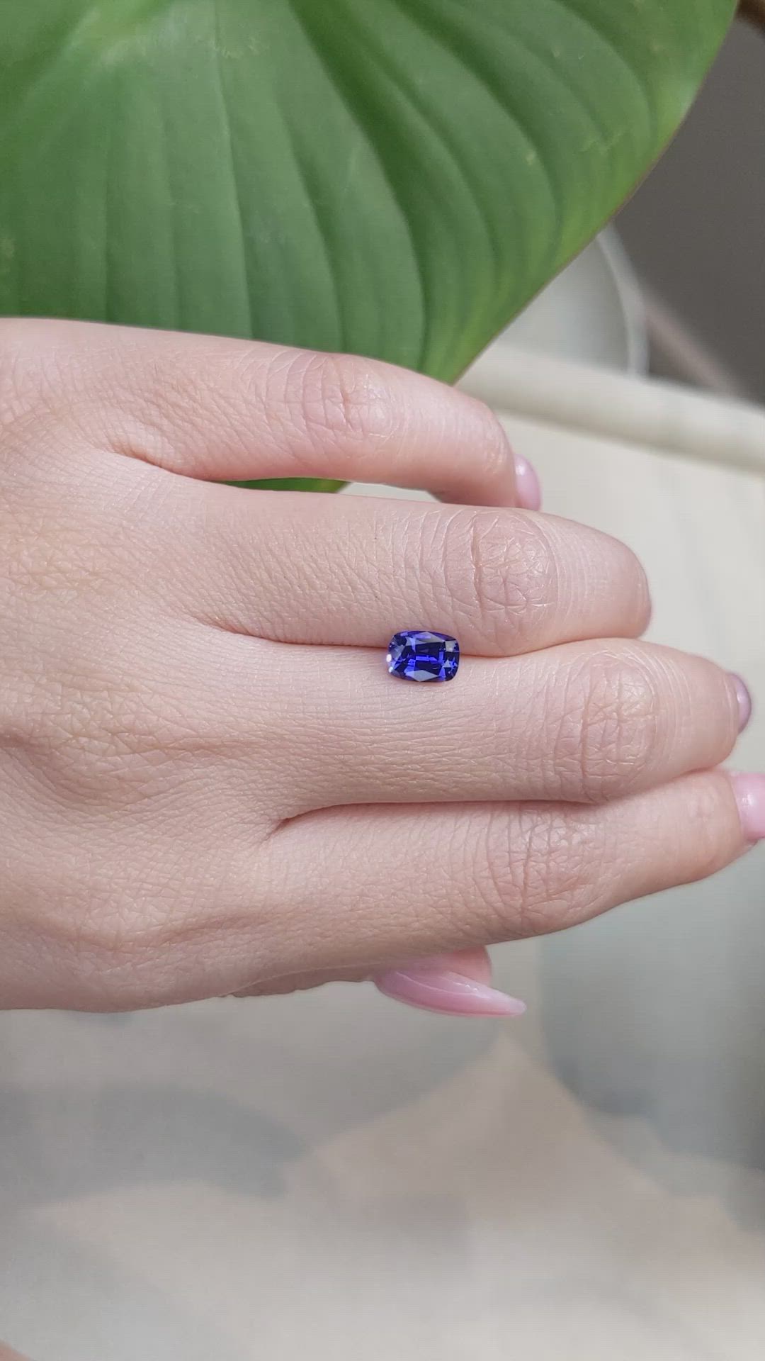 1.07 Ct. Blue Sapphire from Ceylon (Sri Lanka) Size Video