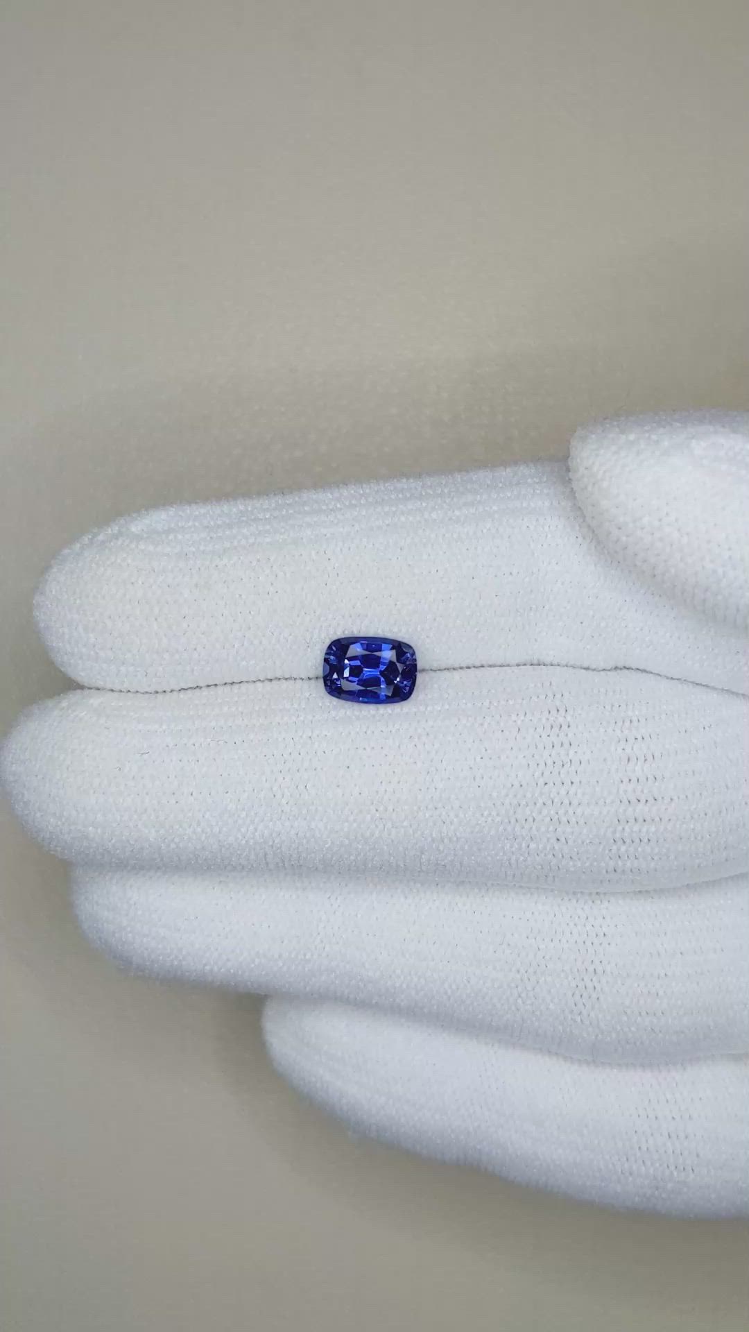 1.07 Ct. Blue Sapphire from Ceylon (Sri Lanka) Size Video