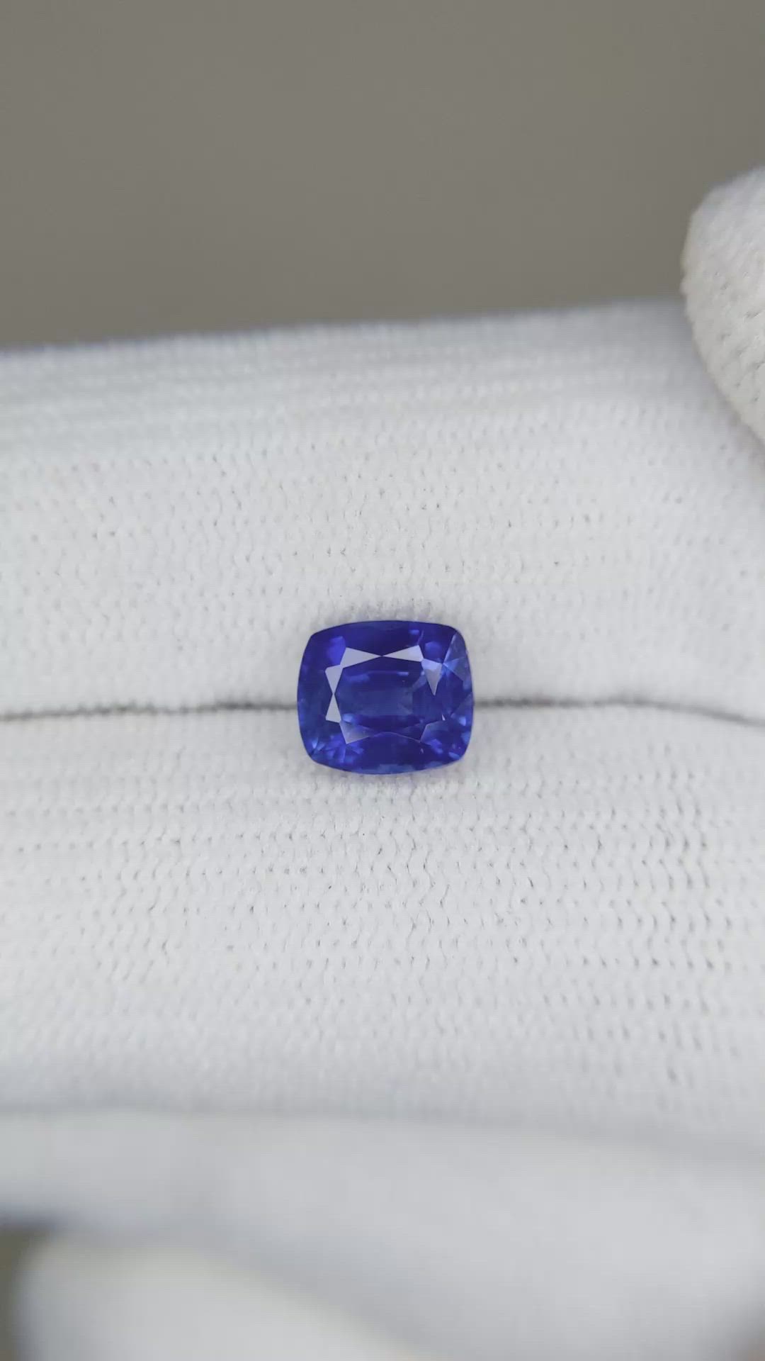 1.52 Ct. Blue Sapphire from Ceylon (Sri Lanka) Size Video