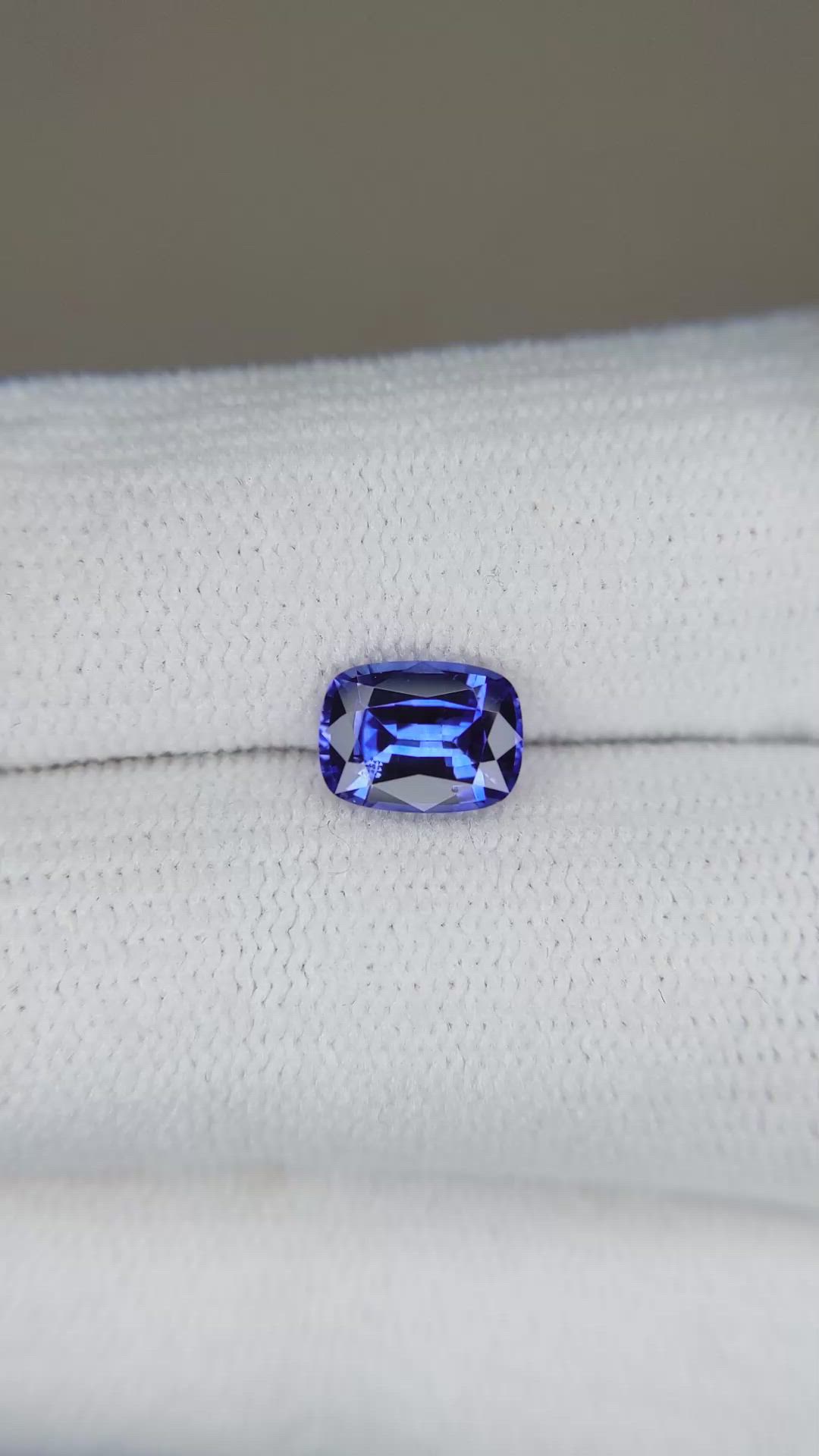 1.26 Ct. Blue Sapphire from Ceylon (Sri Lanka) Size Video