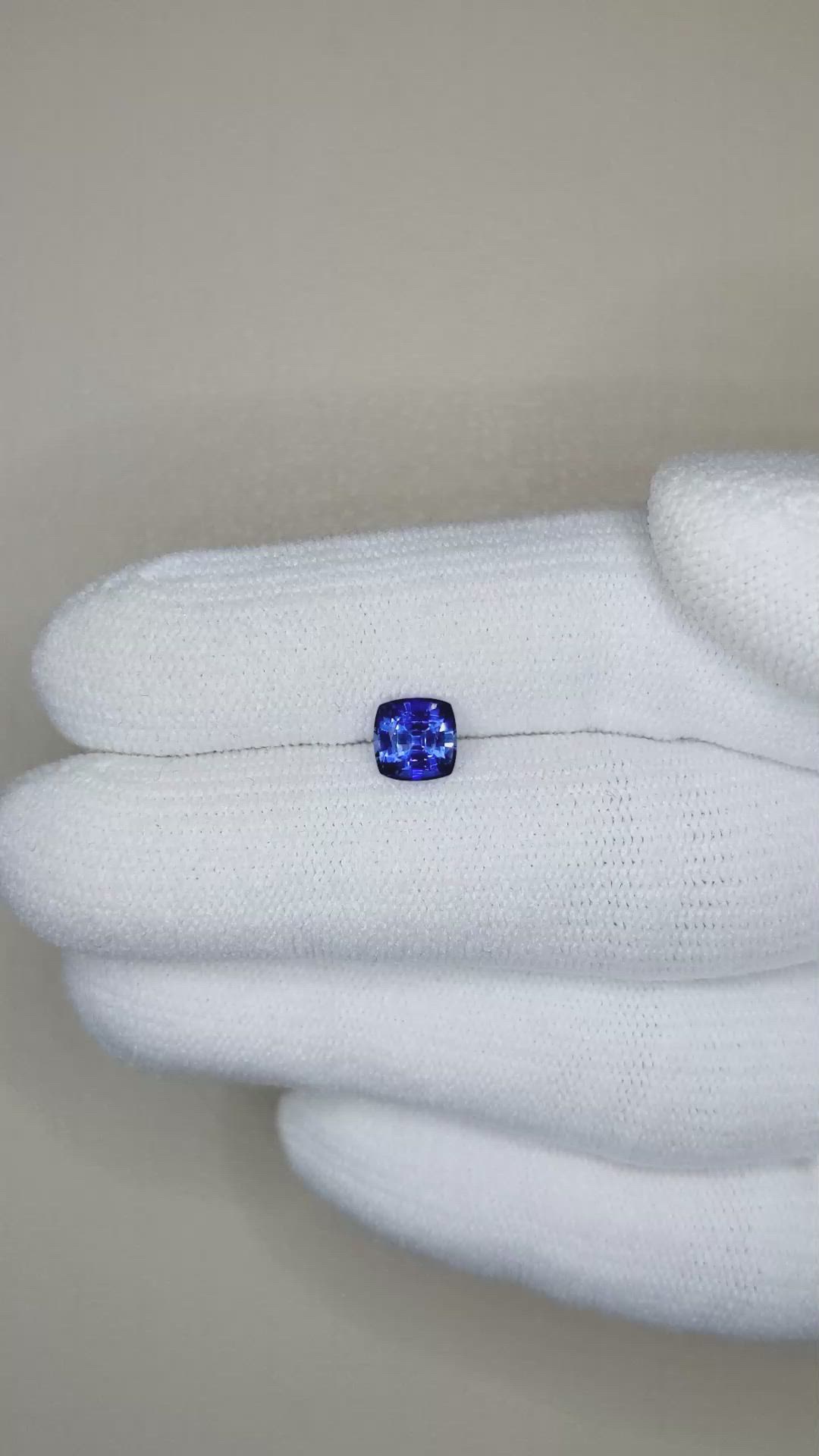 1.03 Ct. Blue Sapphire from Ceylon (Sri Lanka) Size Video