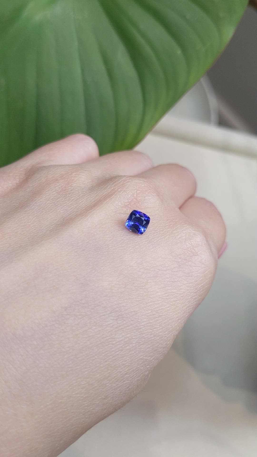 1.03 Ct. Blue Sapphire from Ceylon (Sri Lanka) Size Video
