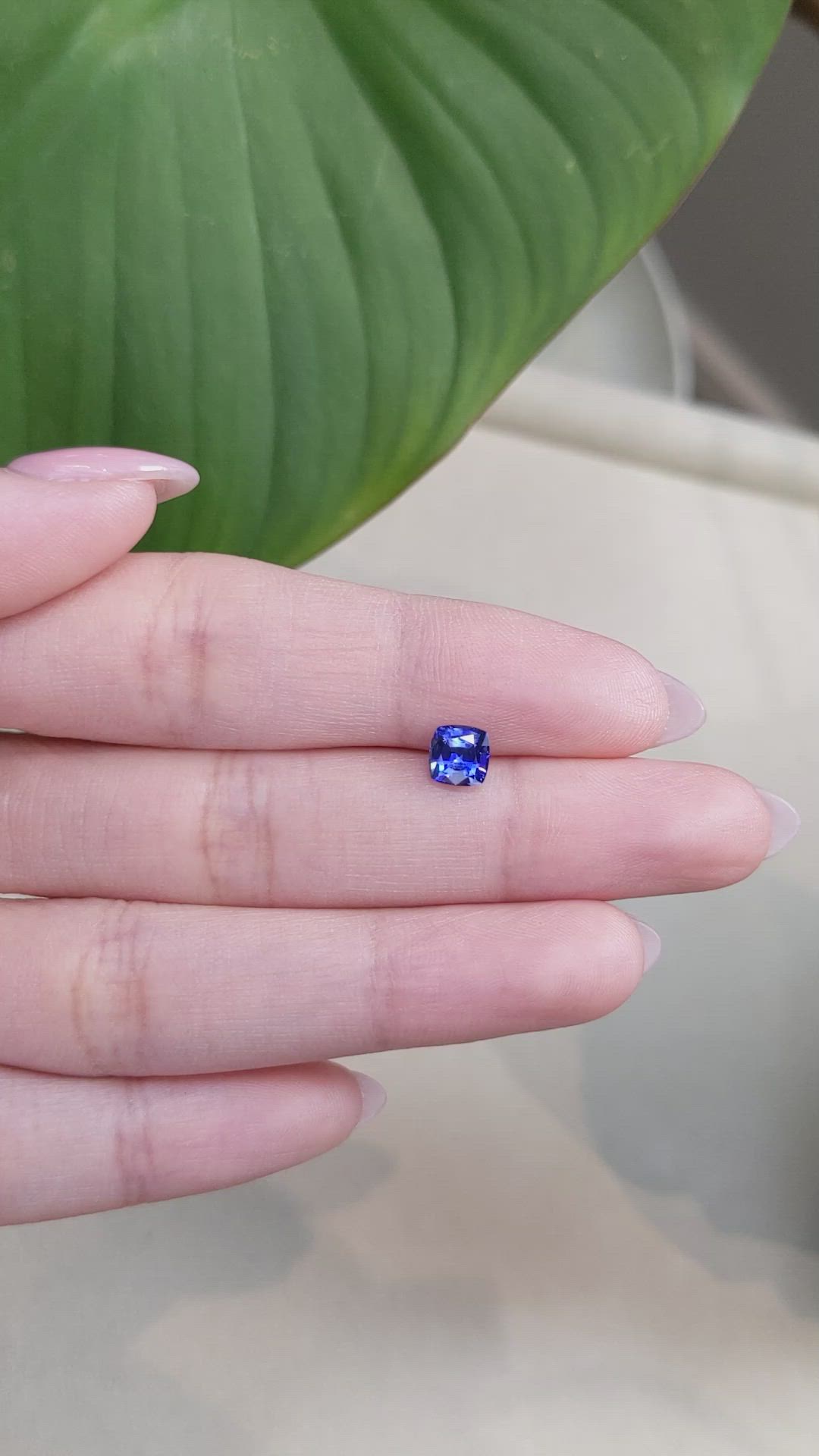 1.03 Ct. Blue Sapphire from Ceylon (Sri Lanka) Size Video