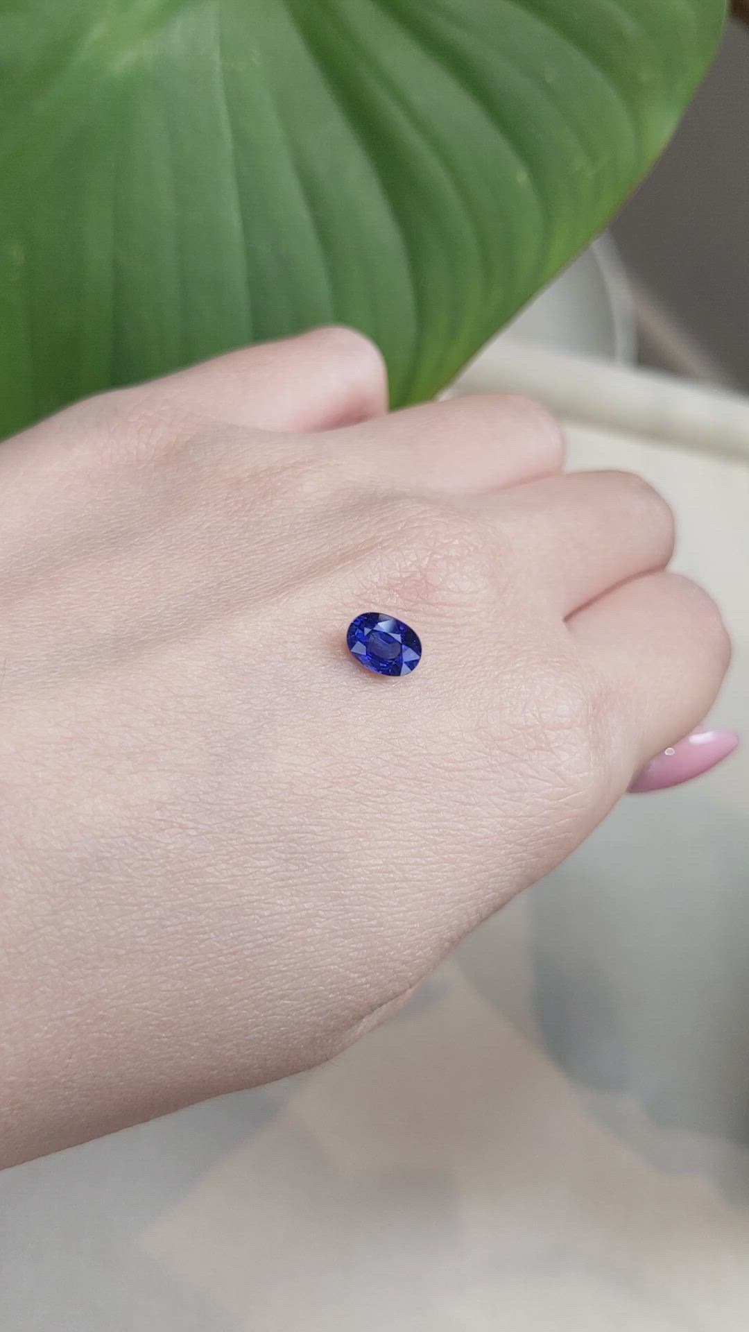 1.39 Ct. Blue Sapphire from Ceylon (Sri Lanka) Size Video