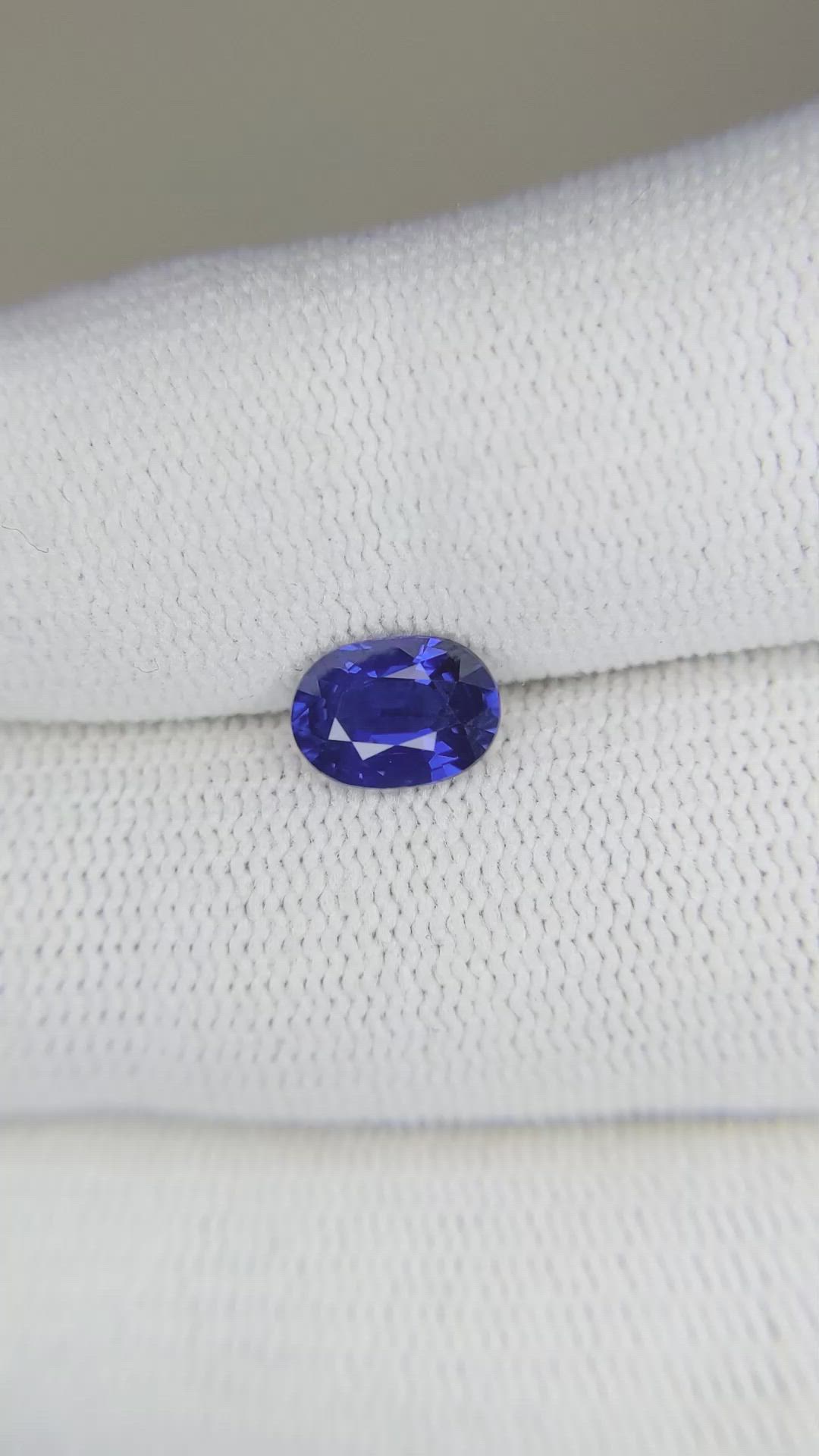 1.09 Ct. Blue Sapphire from Ceylon (Sri Lanka) Size Video
