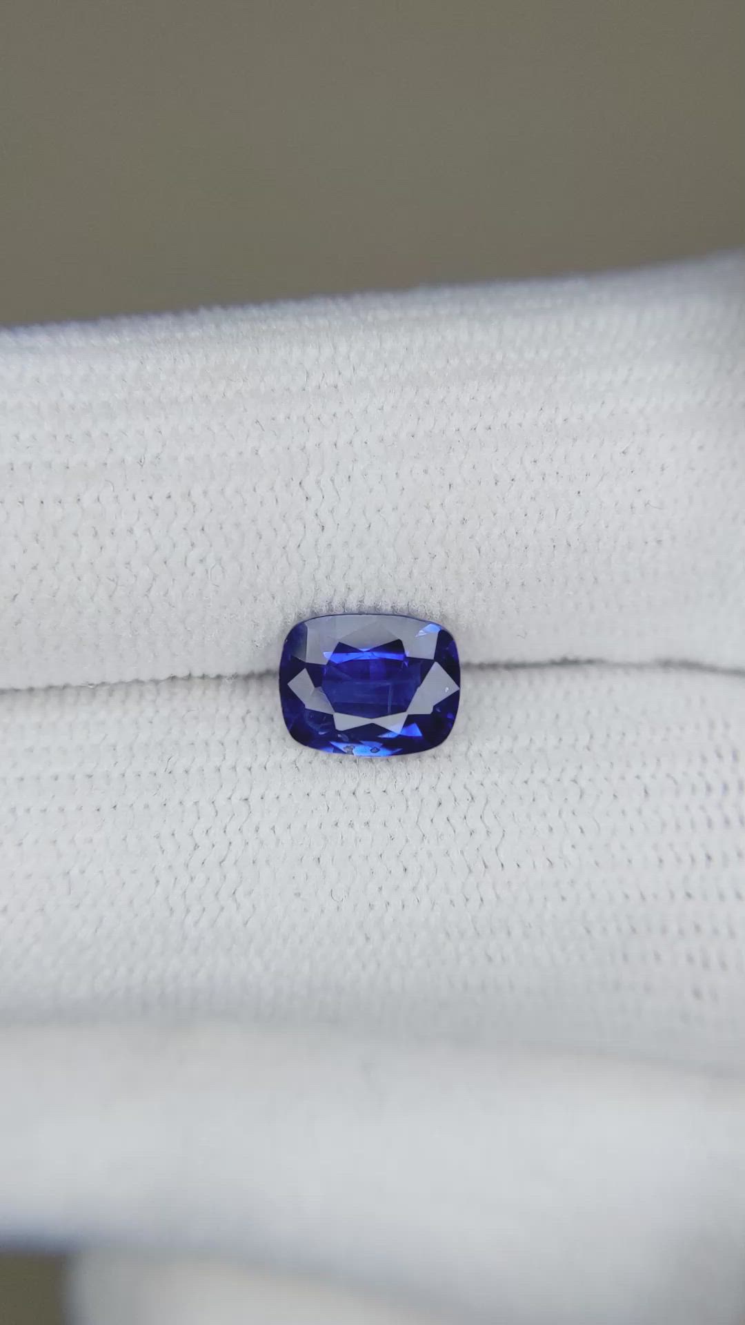 1.19 Ct. Blue Sapphire from Ceylon (Sri Lanka) Size Video