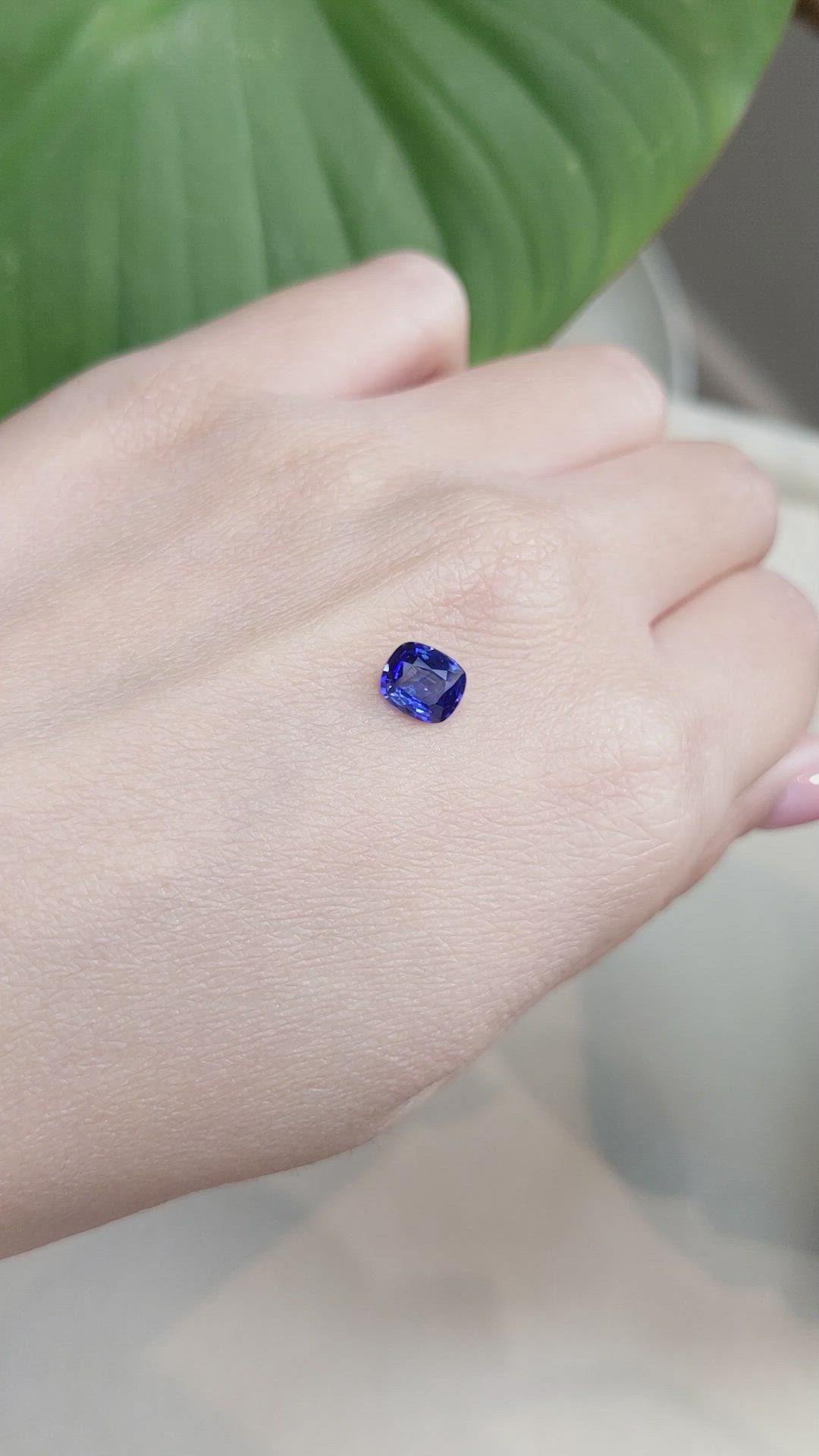 1.13 Ct. Blue Sapphire from Ceylon (Sri Lanka) Size Video