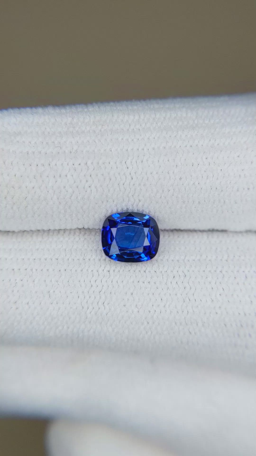 1.13 Ct. Blue Sapphire from Ceylon (Sri Lanka) Size Video