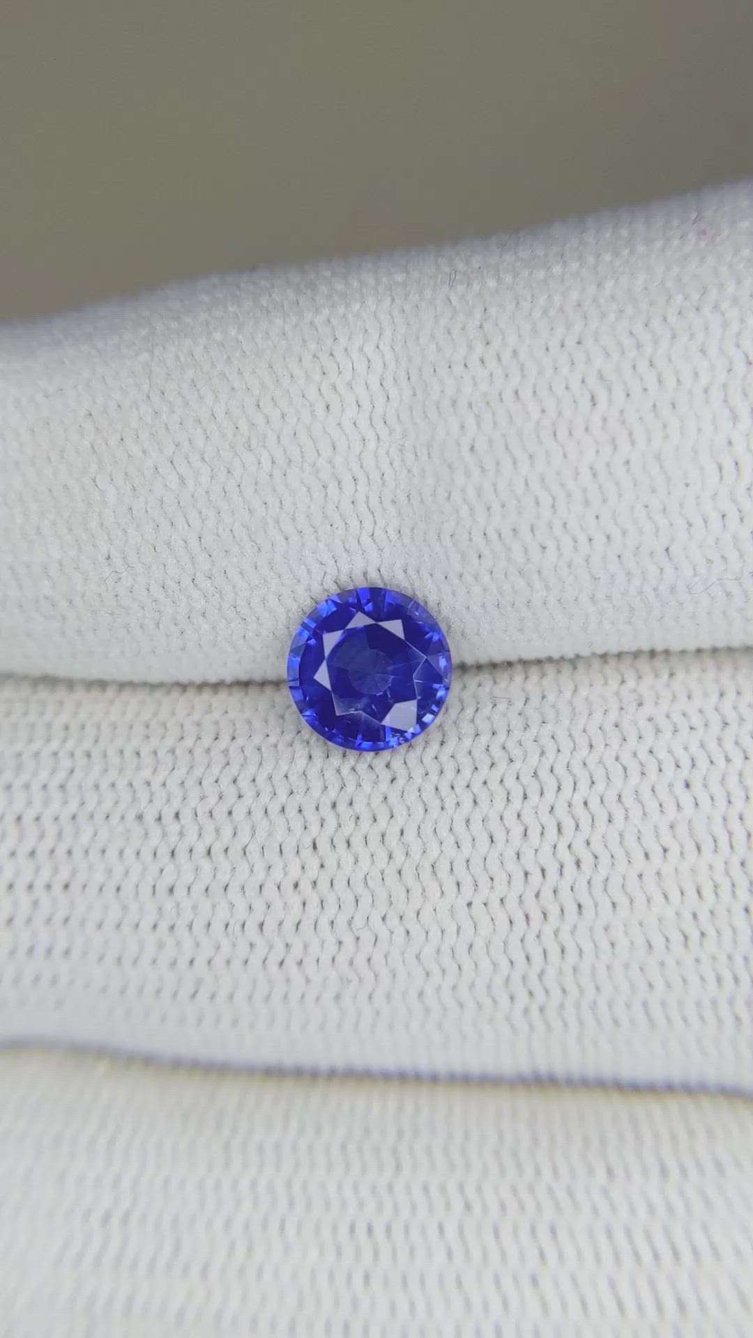 1.21 Ct. Blue Sapphire from Ceylon (Sri Lanka) Size Video