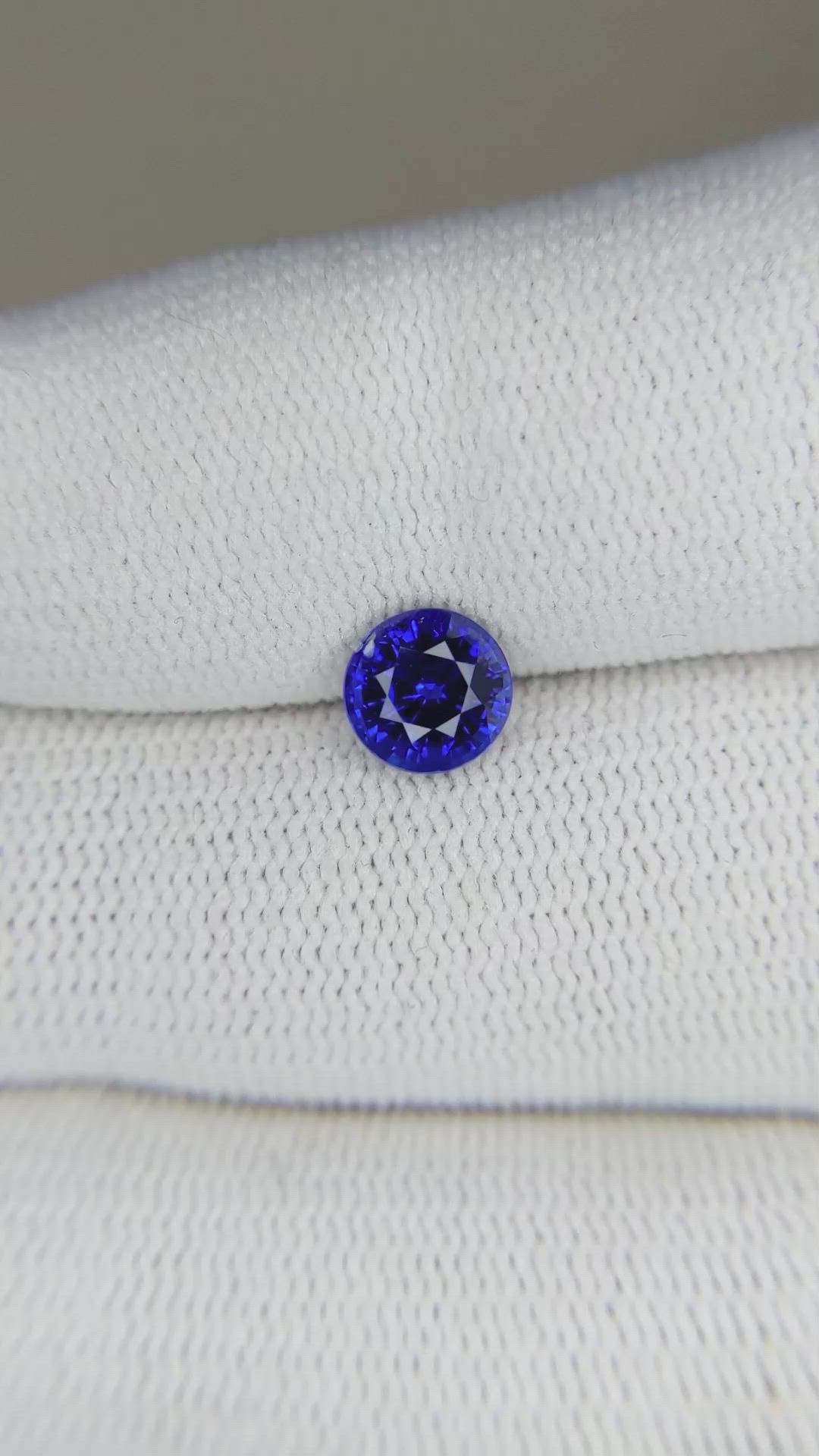 1.15 Ct. Blue Sapphire from Ceylon (Sri Lanka) Size Video