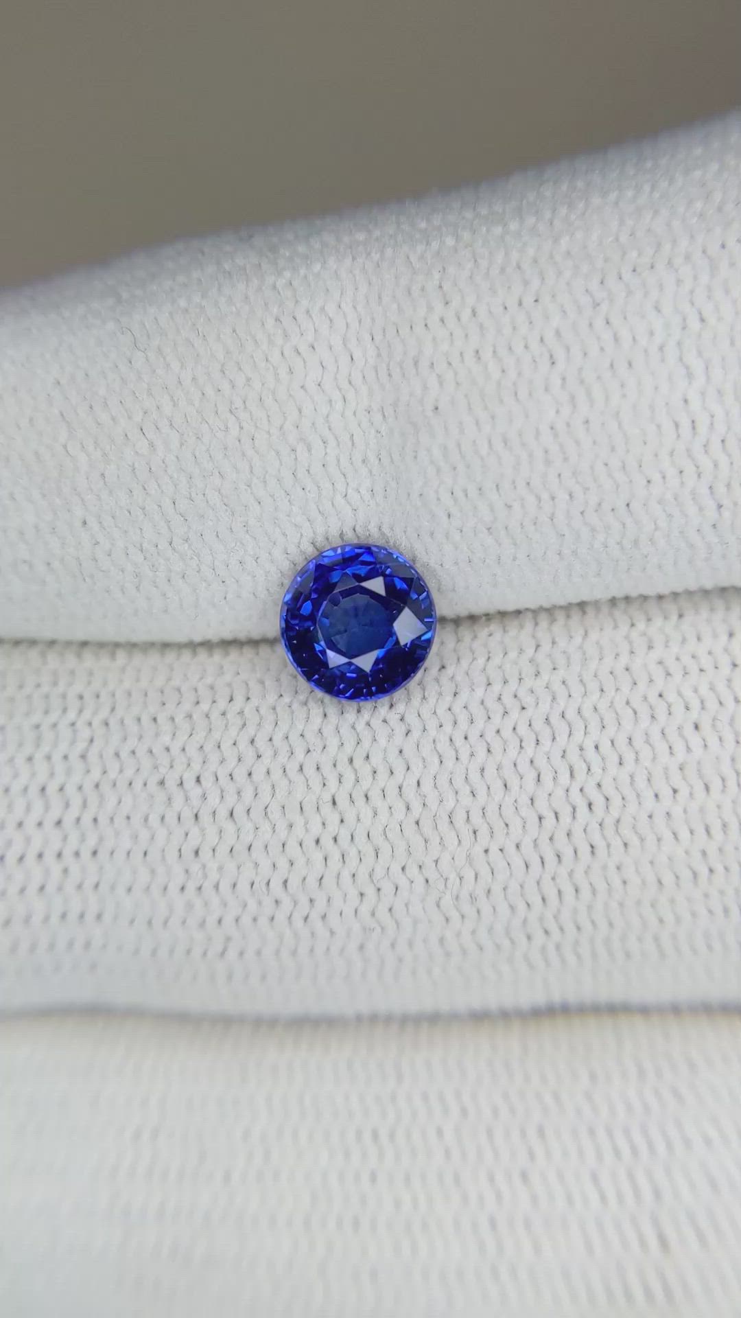 1.33 Ct. Blue Sapphire from Ceylon (Sri Lanka) Size Video