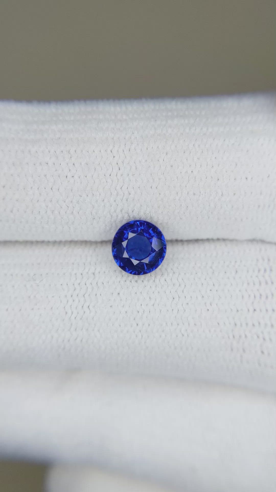 1.01 Ct. Blue Sapphire from Ceylon (Sri Lanka) Size Video