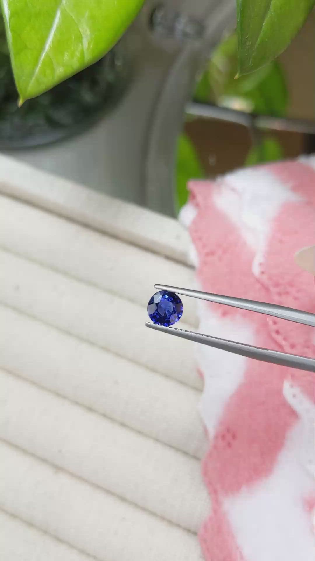 1.01 Ct. Blue Sapphire from Ceylon (Sri Lanka) Size Video
