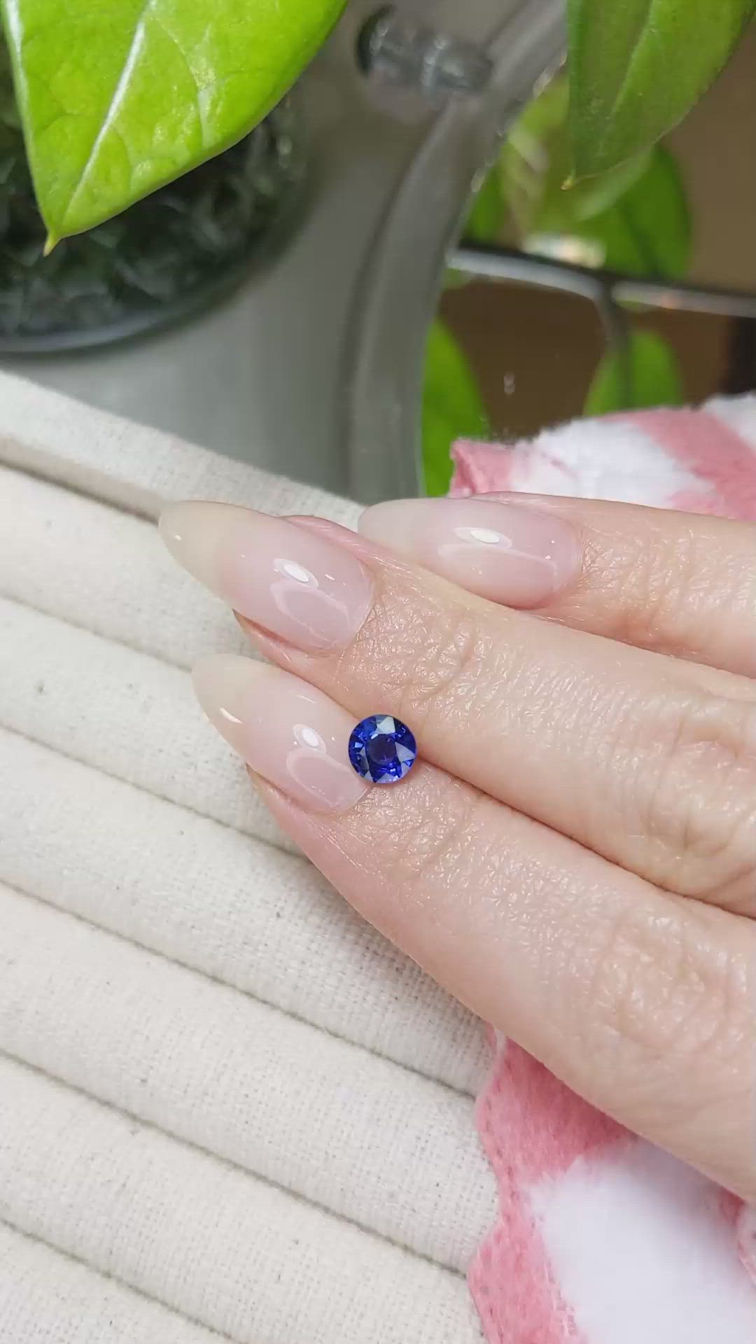 1.01 Ct. Blue Sapphire from Ceylon (Sri Lanka) Size Video