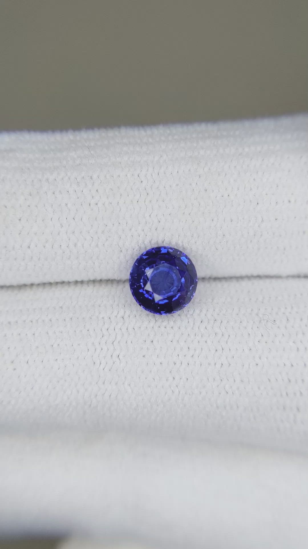 1.43 Ct. Blue Sapphire from Ceylon (Sri Lanka) Size Video