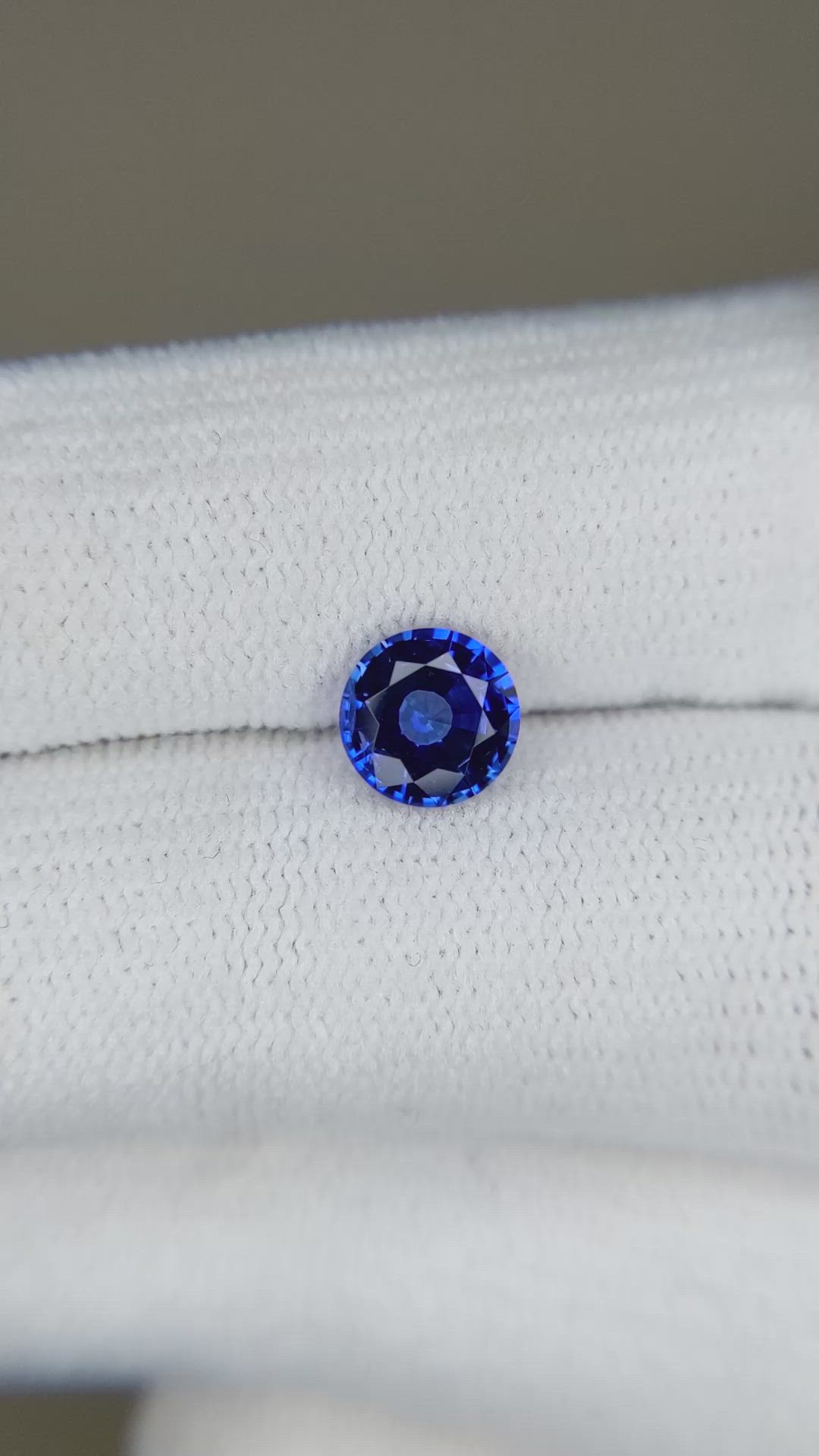 1.14 Ct. Blue Sapphire from Ceylon (Sri Lanka) Size Video