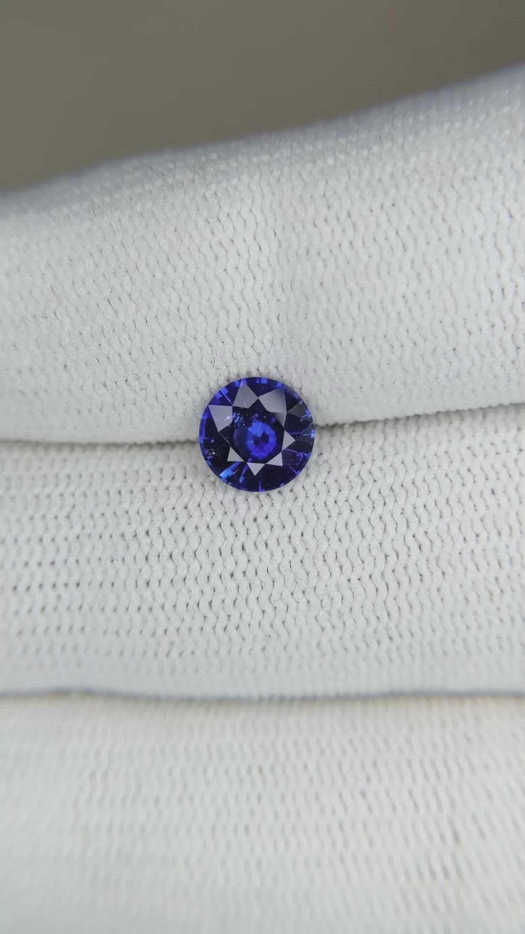 1.06 Ct. Blue Sapphire from Ceylon (Sri Lanka) Size Video