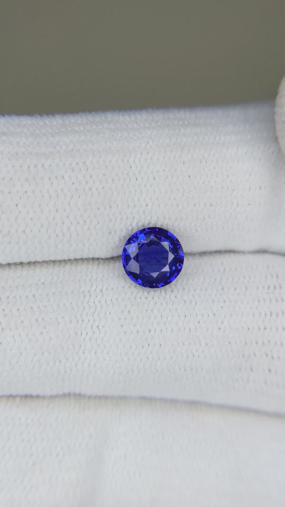 1.04 Ct. Blue Sapphire from Ceylon (Sri Lanka) Size Video