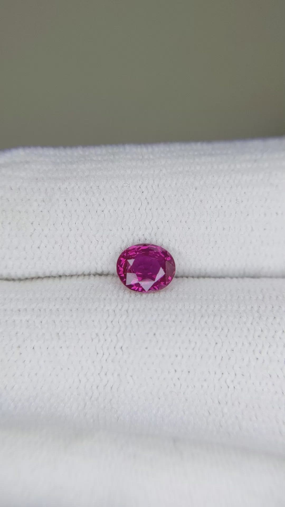 0.82 Ct. Purplish Pink Sapphire from Ceylon (Sri Lanka) Size Video