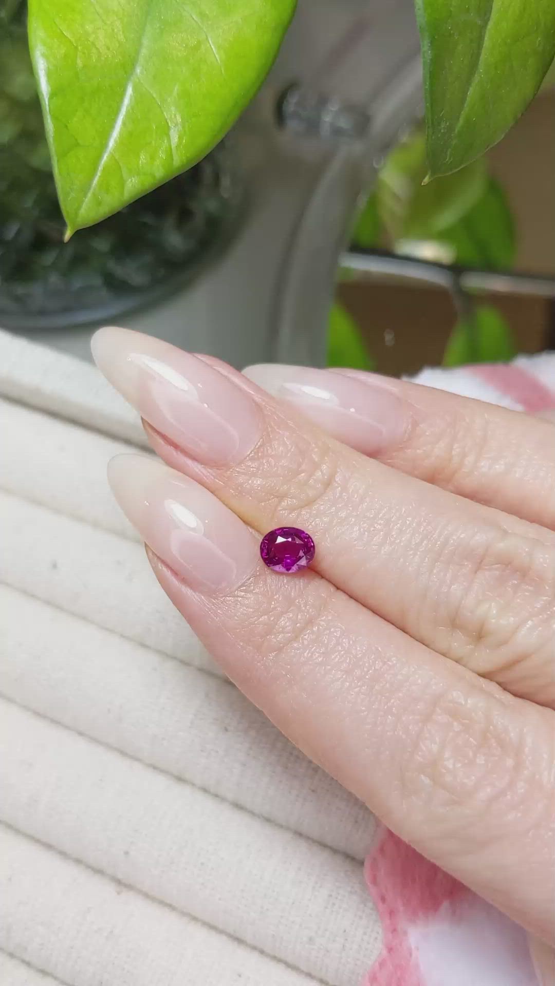 0.82 Ct. Purplish Pink Sapphire from Ceylon (Sri Lanka) Size Video