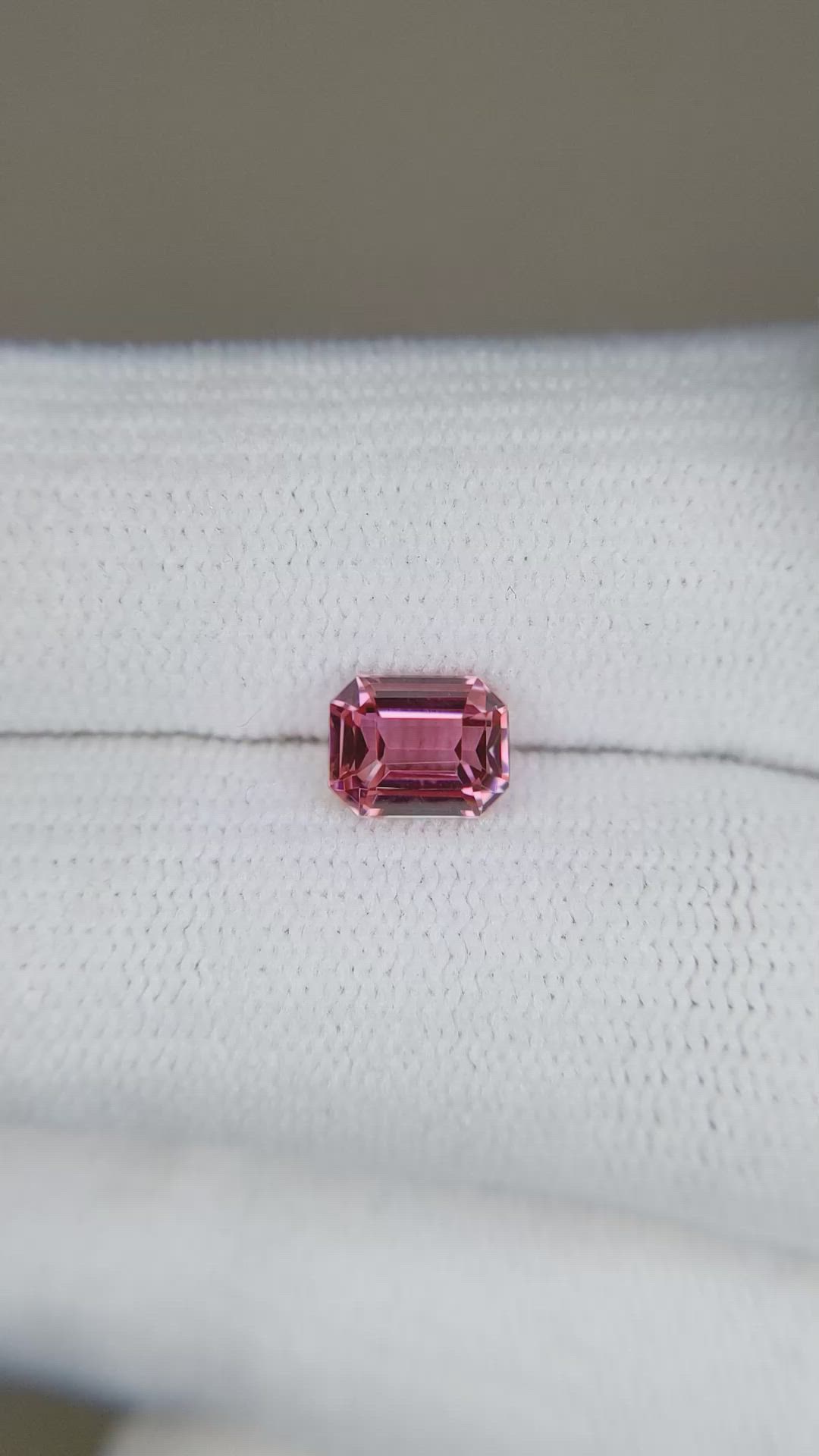 1.21 Ct. Reddish Pink Sapphire from Ceylon (Sri Lanka) Size Video