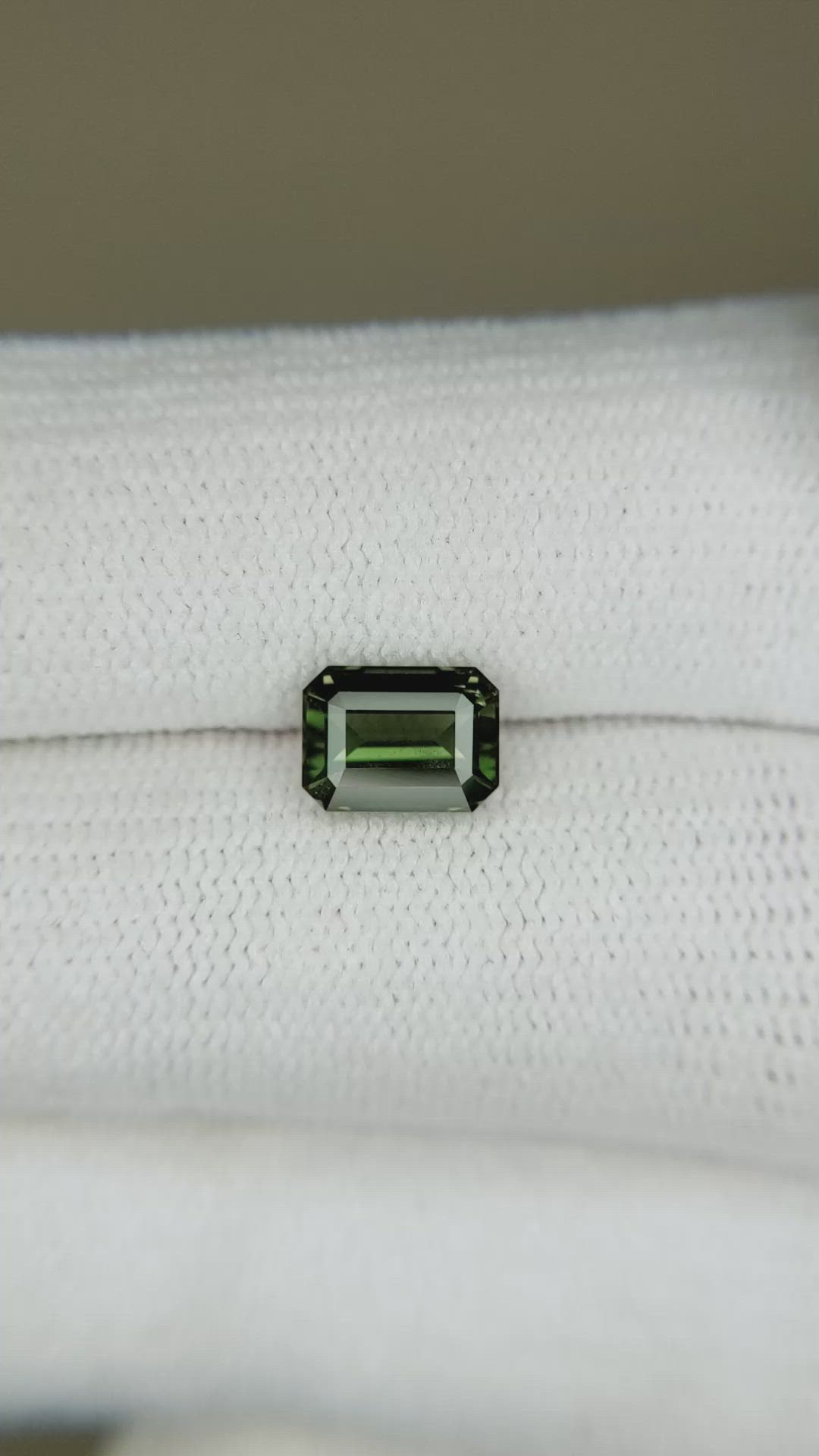 1.51 Ct. Green Sapphire from Ceylon (Sri Lanka) Size Video