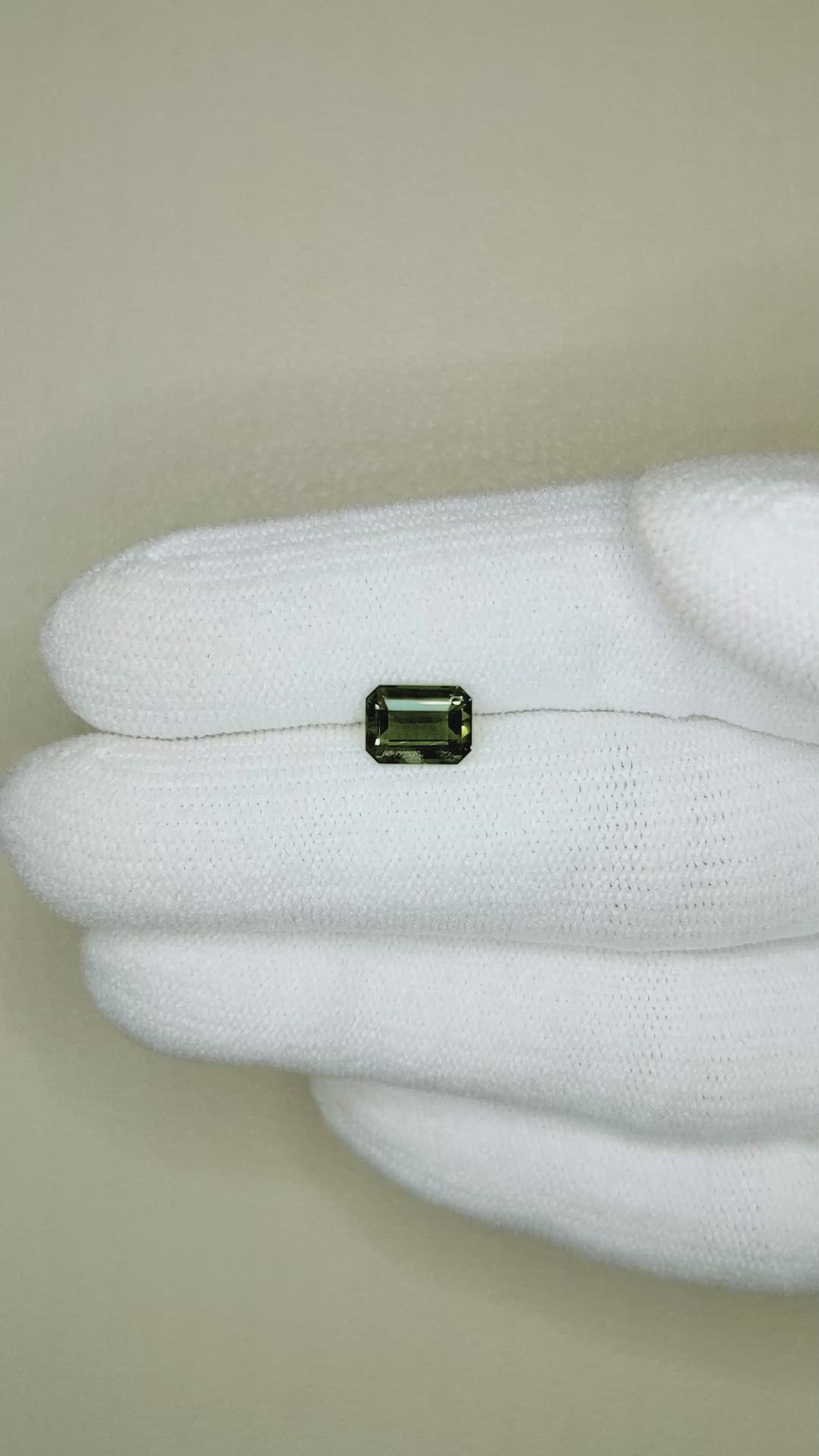1.51 Ct. Green Sapphire from Ceylon (Sri Lanka) Size Video