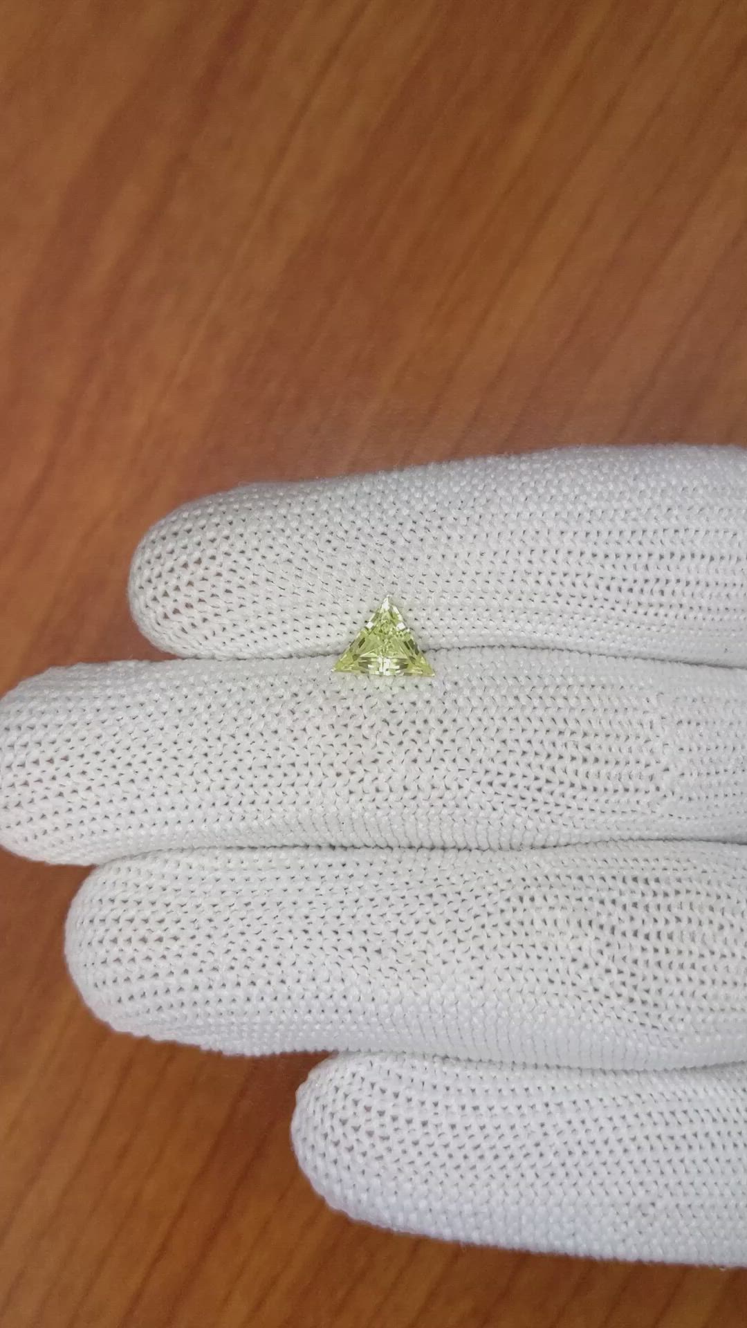 0.99 Ct. Yellow Sapphire from Ceylon (Sri Lanka) Size Video