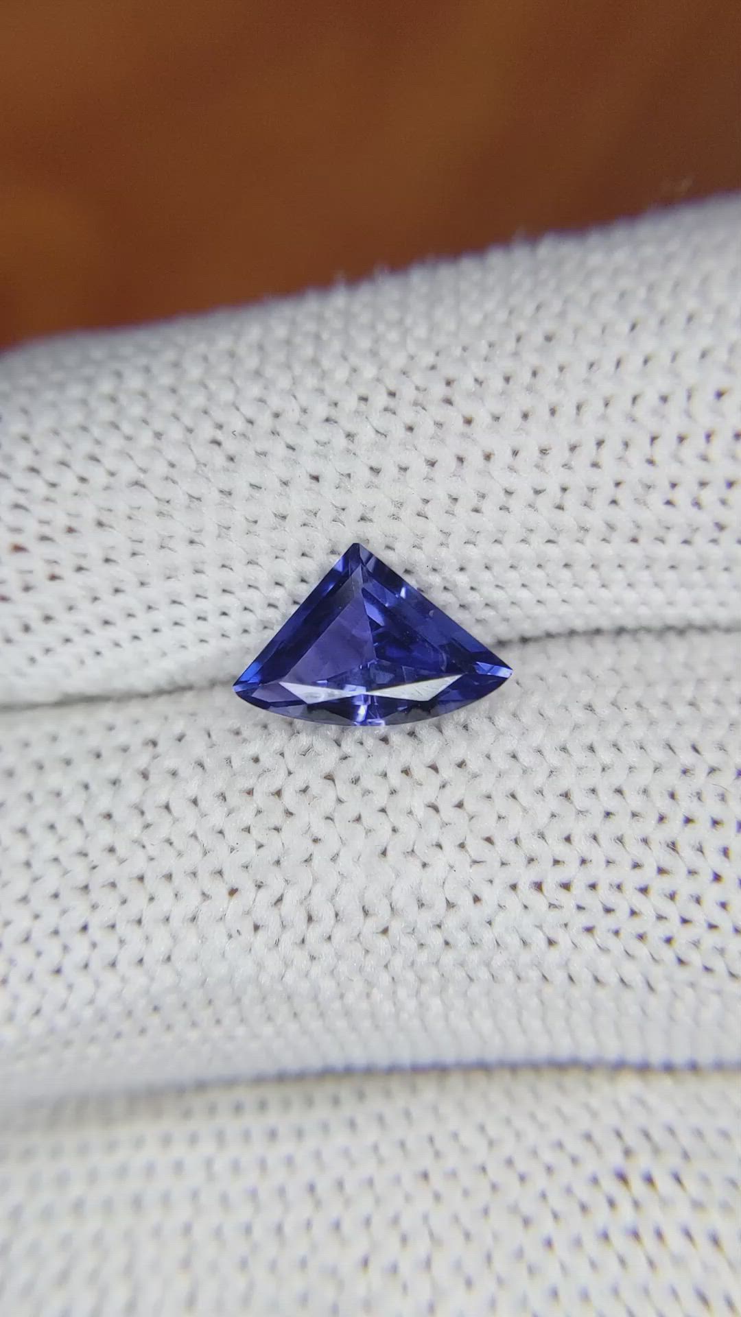 1.71 Ct. Blue Sapphire from Ceylon (Sri Lanka) Size Video