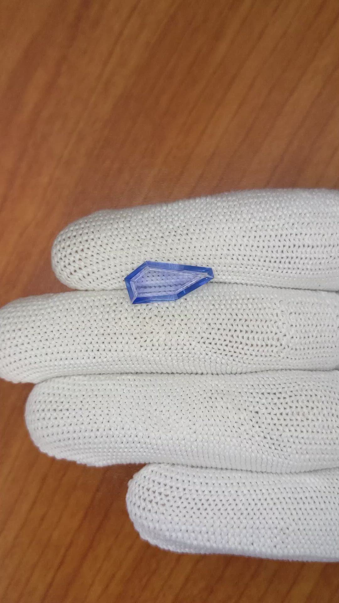 2.61 Ct. Blue Sapphire from Ceylon (Sri Lanka) Size Video