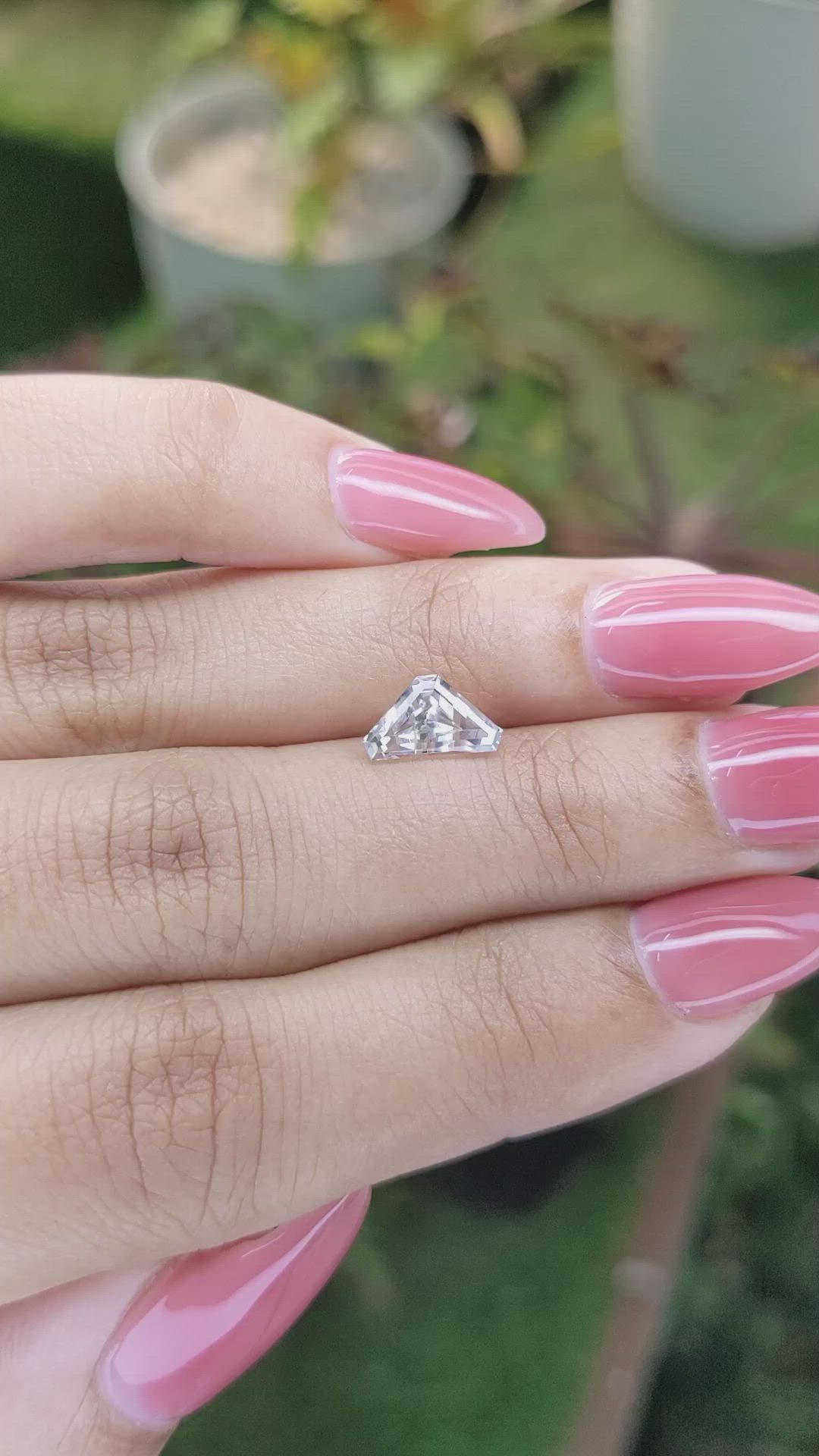 1.52 Ct. White Sapphire from Ceylon (Sri Lanka) Size Video