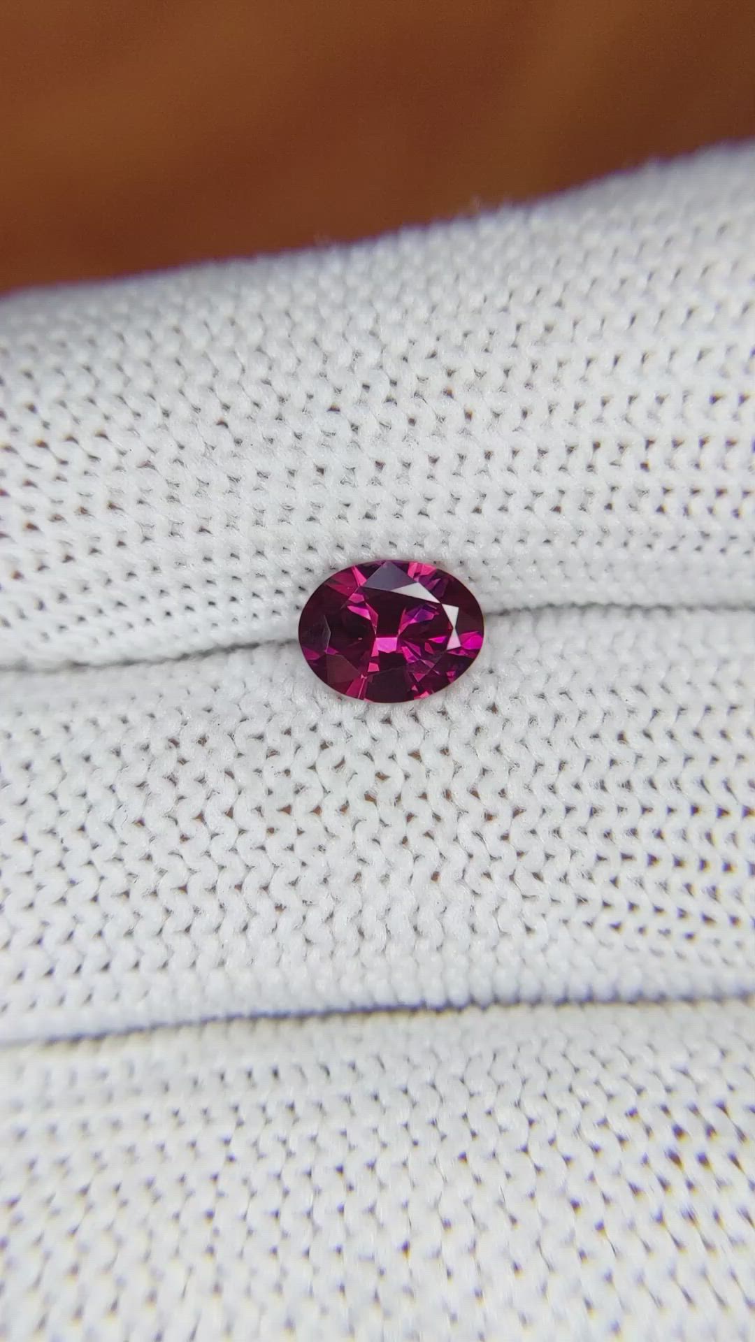 1.04 Ct. Reddish Pink Sapphire from Ceylon (Sri Lanka) Size Video