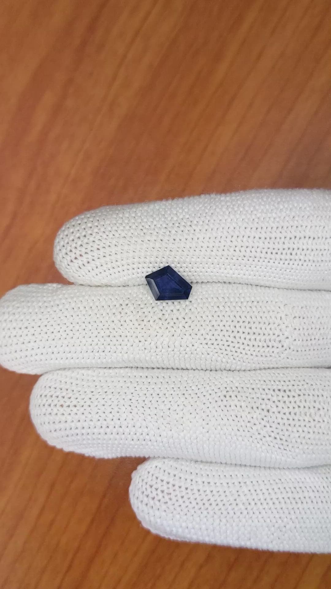 1.14 Ct. Blue Sapphire from Ceylon (Sri Lanka) Size Video