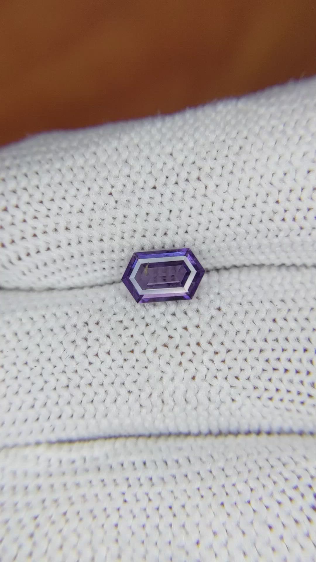 1.00 Ct. Purple Sapphire from Ceylon (Sri Lanka) Size Video
