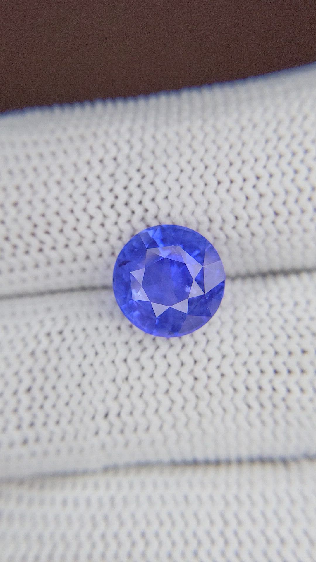 4.53 Ct. Blue Sapphire from Ceylon (Sri Lanka) Size Video