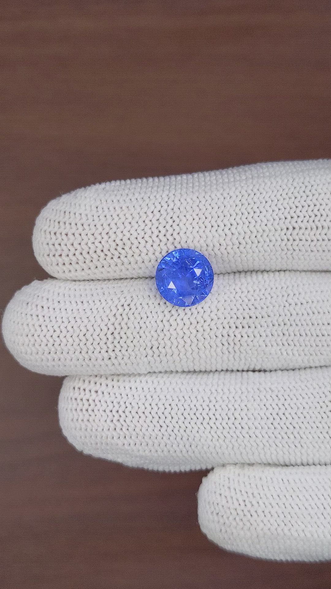 4.53 Ct. Blue Sapphire from Ceylon (Sri Lanka) Size Video