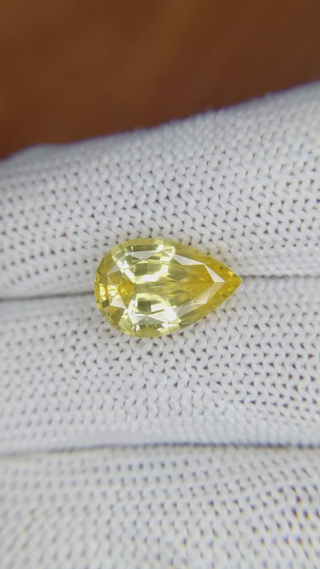 5.85 Ct. Yellow Sapphire from Ceylon (Sri Lanka) Size Video