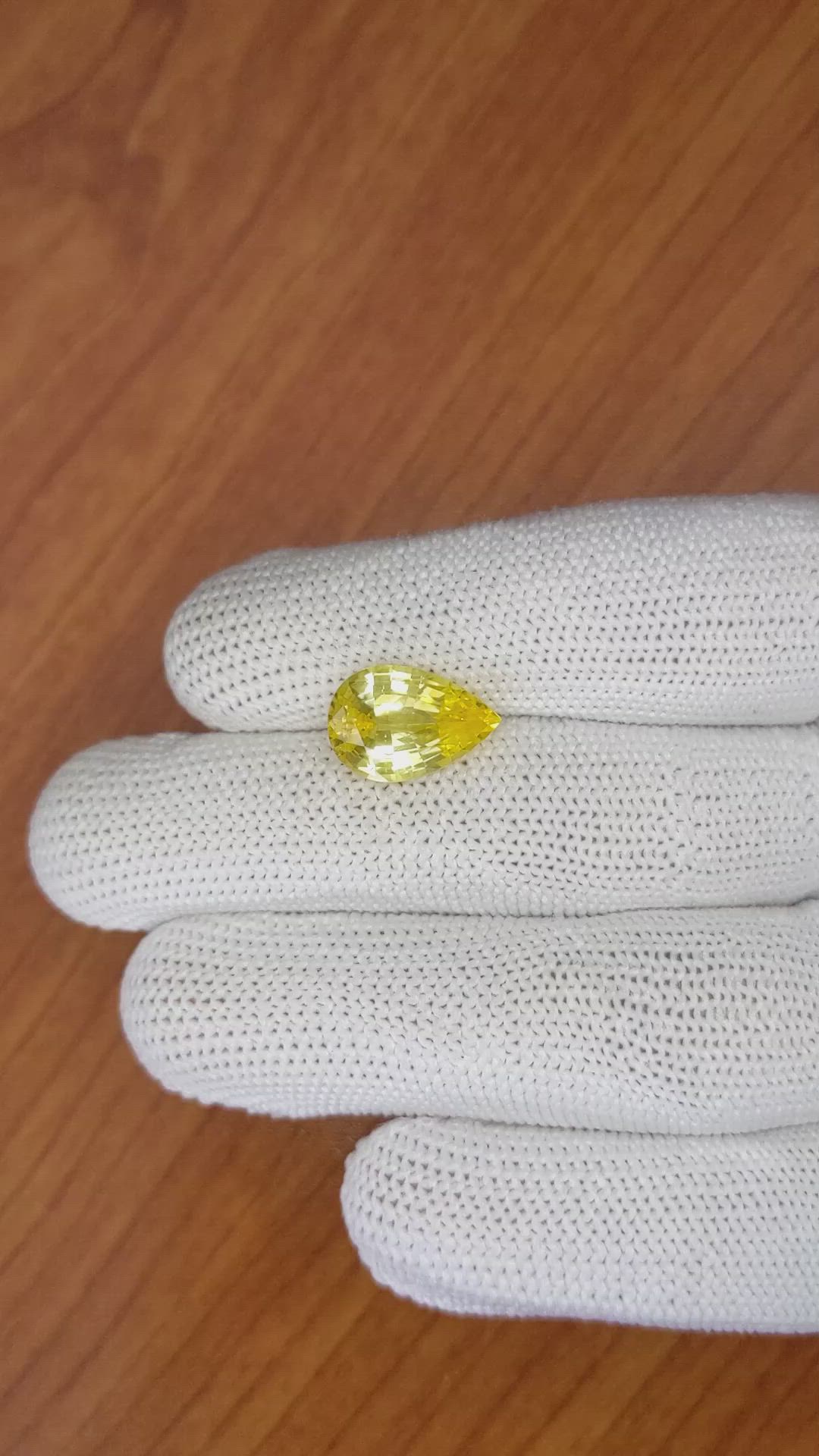 5.85 Ct. Yellow Sapphire from Ceylon (Sri Lanka) Size Video