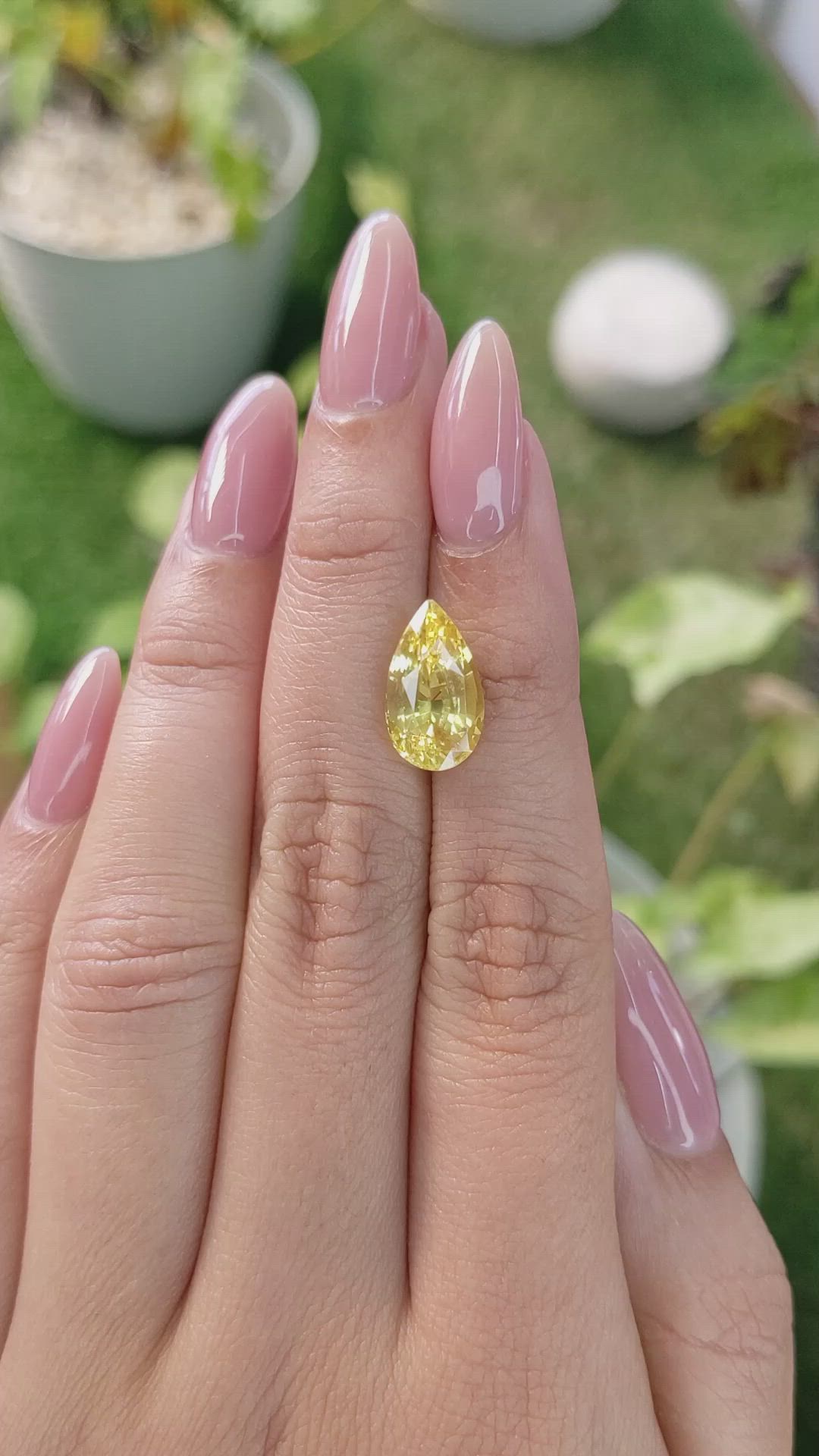 5.42 Ct. Yellow Sapphire from Ceylon (Sri Lanka) Size Video