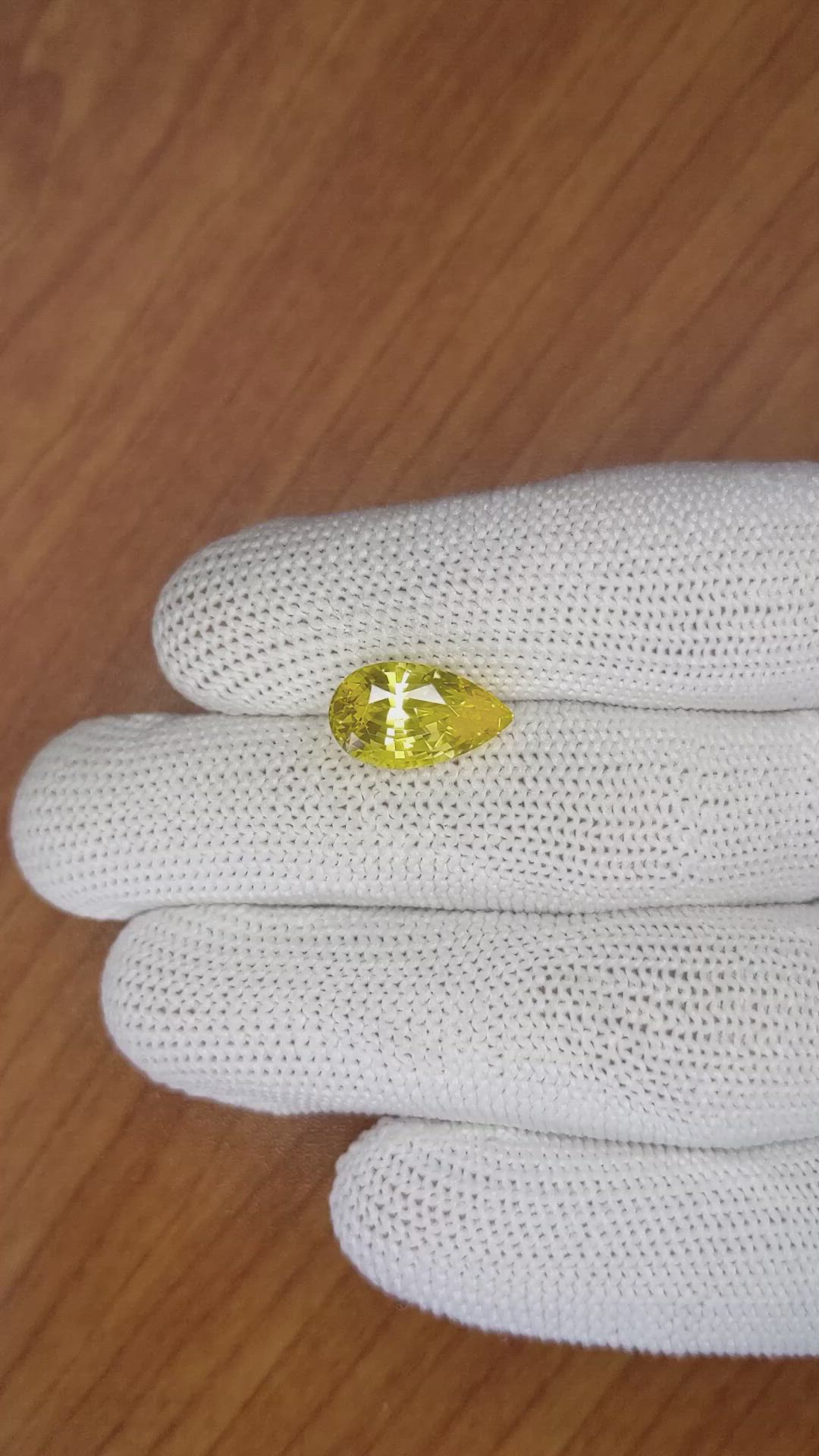 5.42 Ct. Yellow Sapphire from Ceylon (Sri Lanka) Size Video