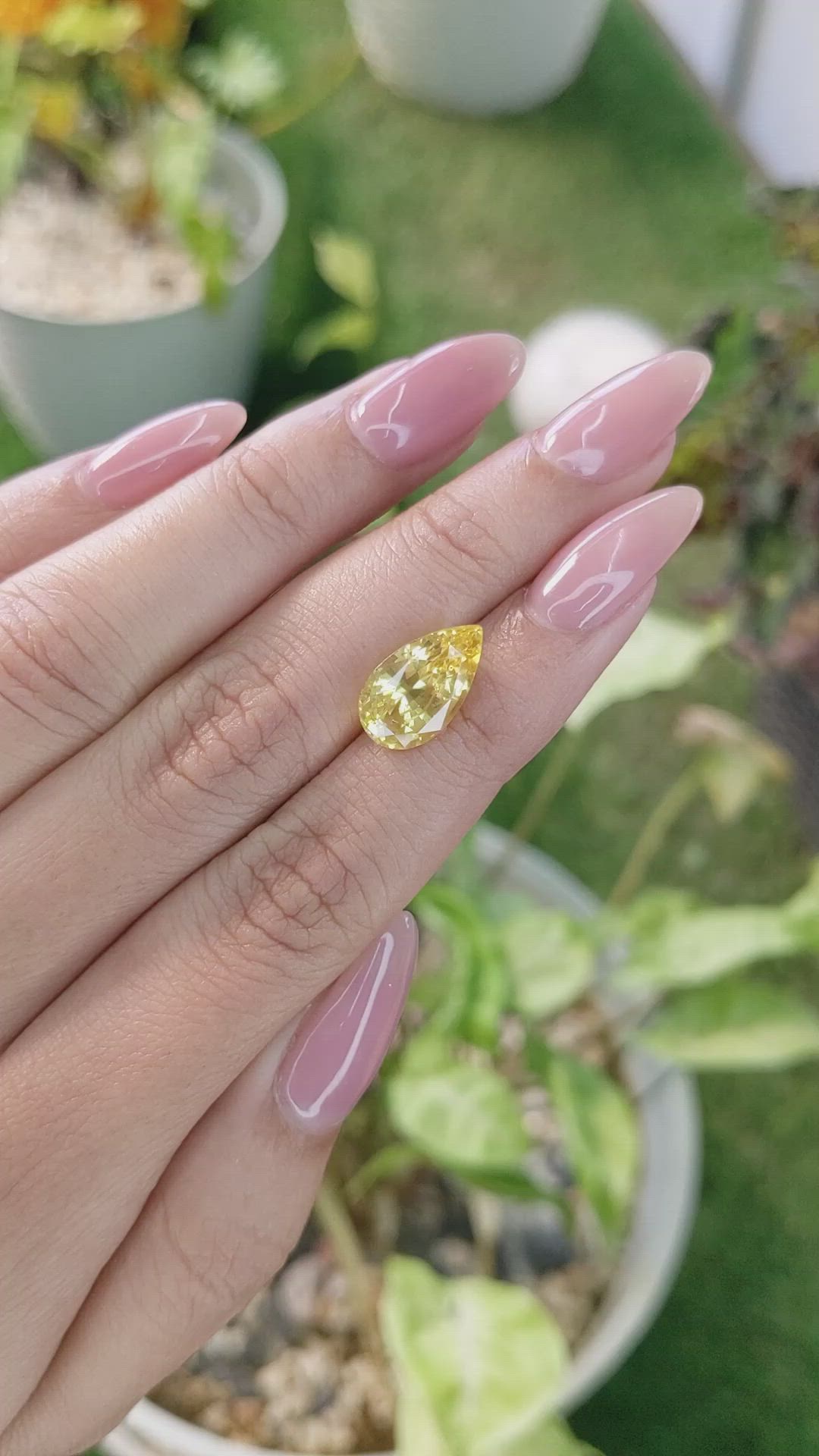 5.42 Ct. Yellow Sapphire from Ceylon (Sri Lanka) Size Video