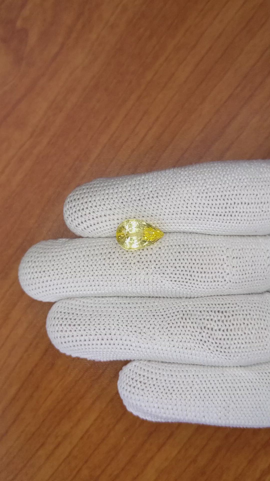 4.12 Ct. Yellow Sapphire from Ceylon (Sri Lanka) Size Video