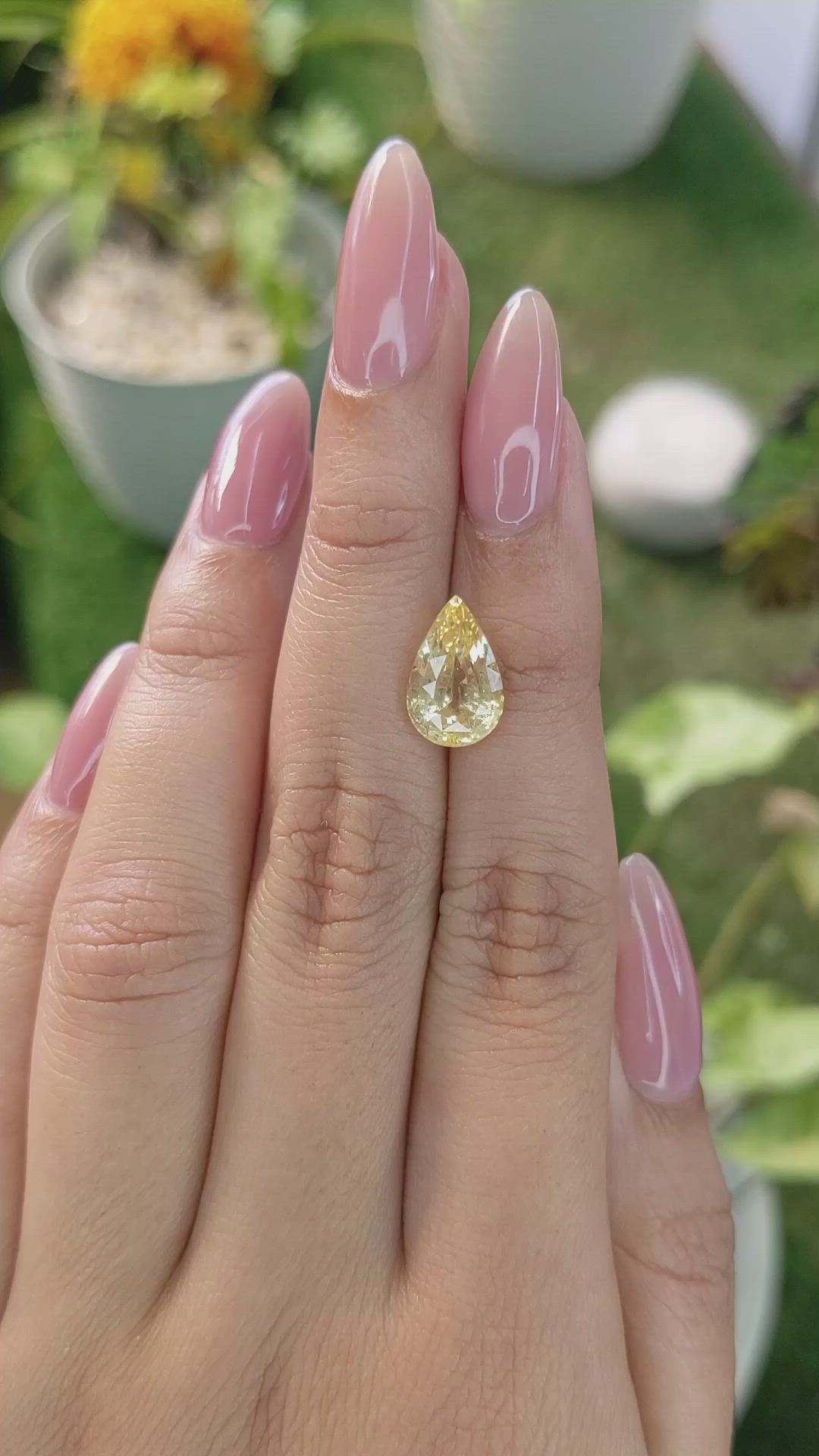 4.12 Ct. Yellow Sapphire from Ceylon (Sri Lanka) Size Video