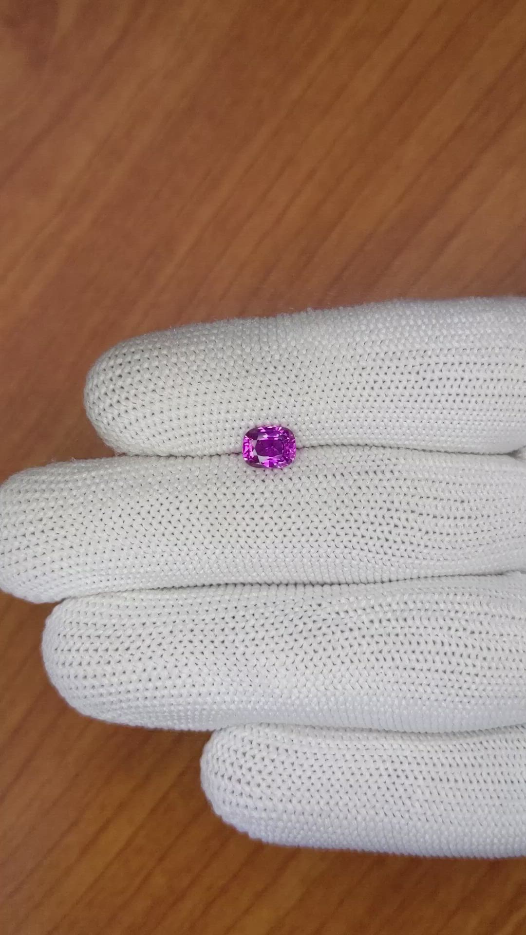 1.04 Ct. Pinkish Purple Sapphire from Ceylon (Sri Lanka) Size Video