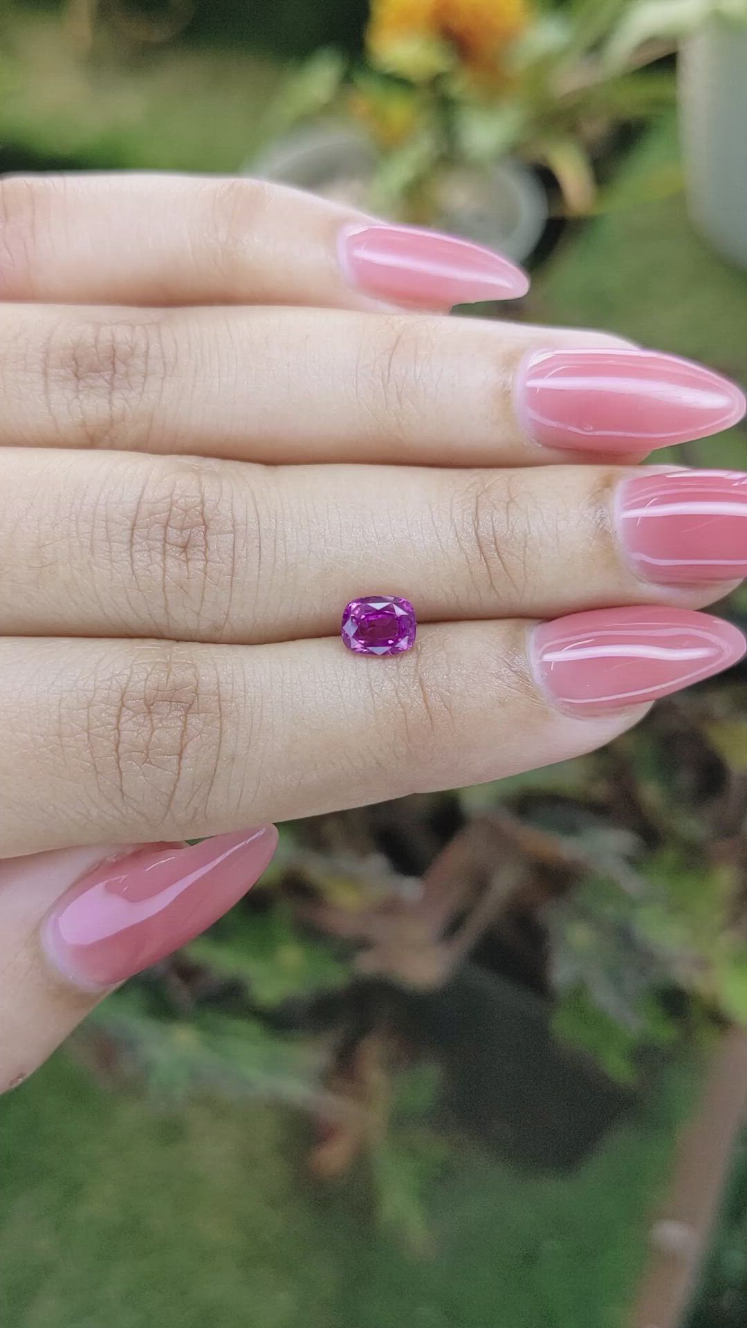 1.04 Ct. Pinkish Purple Sapphire from Ceylon (Sri Lanka) Size Video