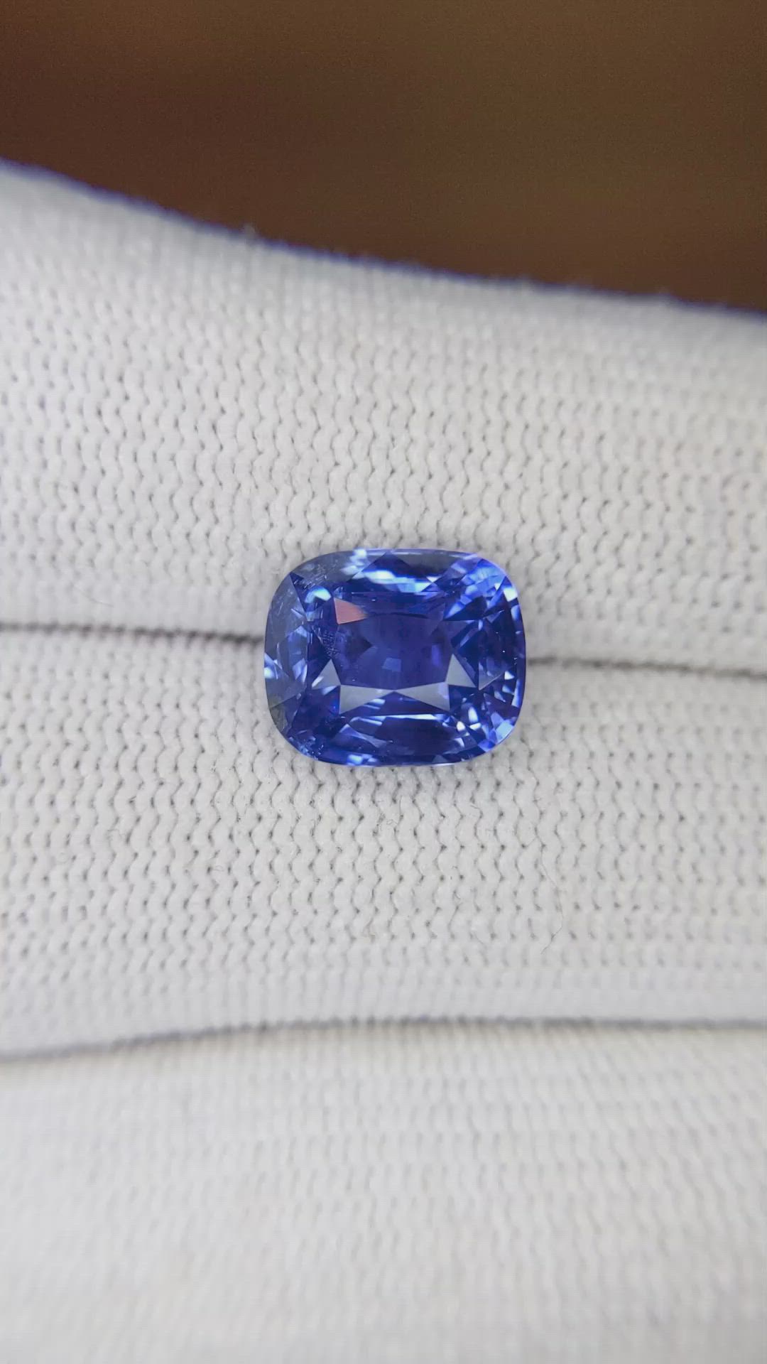 5.52 Ct. Blue Sapphire from Ceylon (Sri Lanka) Size Video