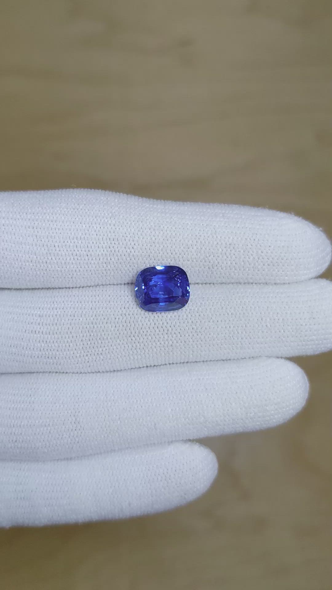 5.52 Ct. Blue Sapphire from Ceylon (Sri Lanka) Size Video