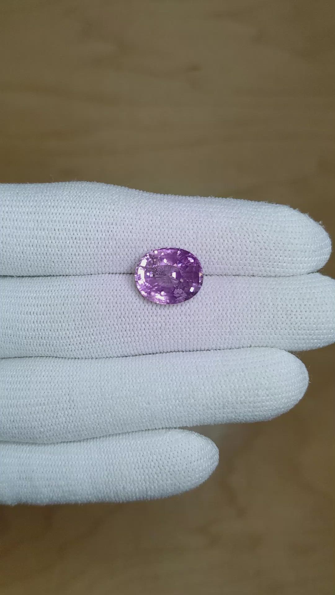 9.18 Ct. Pinkish Purple Sapphire from Ceylon (Sri Lanka) Size Video