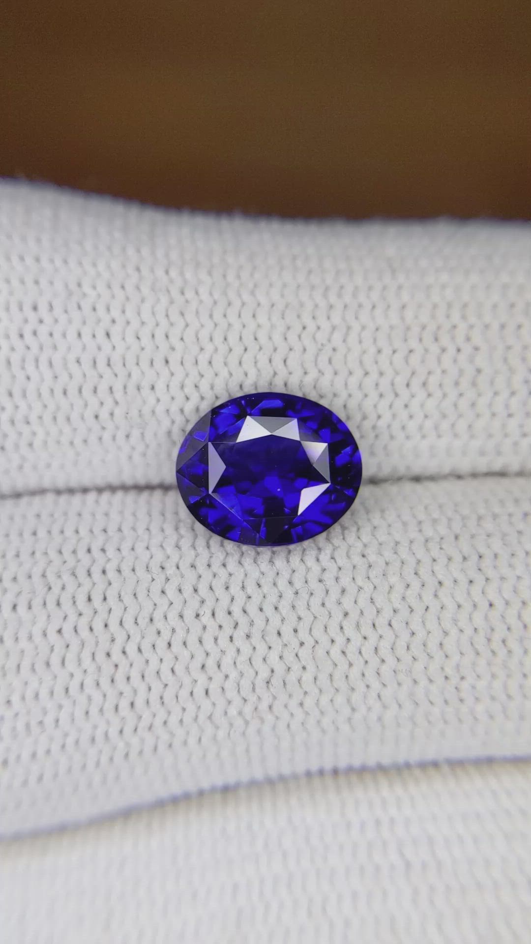3.63 Ct. Blue Sapphire from Ceylon (Sri Lanka) Size Video